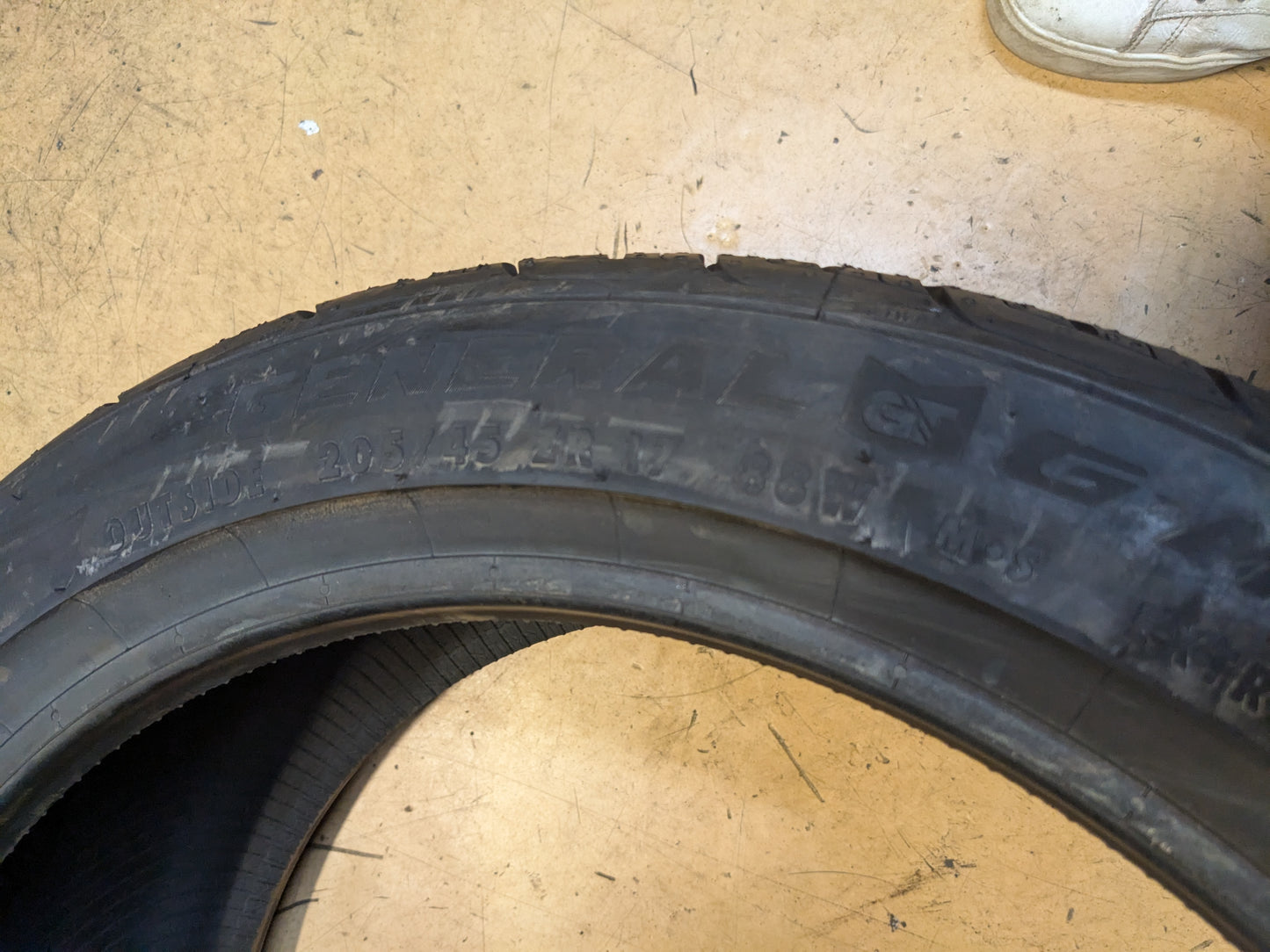 NOS GENERAL G-MAX AS05 BSW P 205 45 17 88W XL UHP TIRE 15509600000