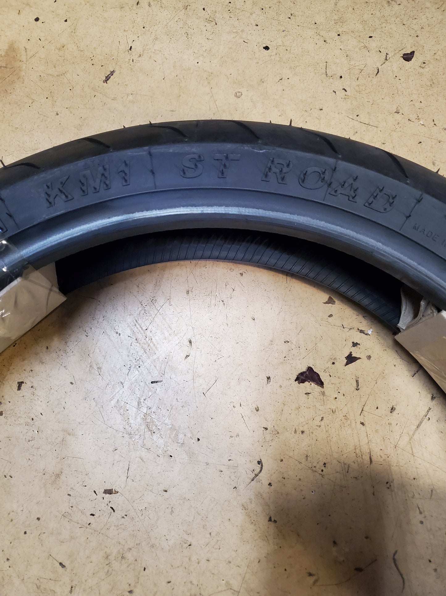 KENDA KM1 ST ROAD BSW 120 70 17 58W FRONT MOTORCYCLE TIRE 143K2060