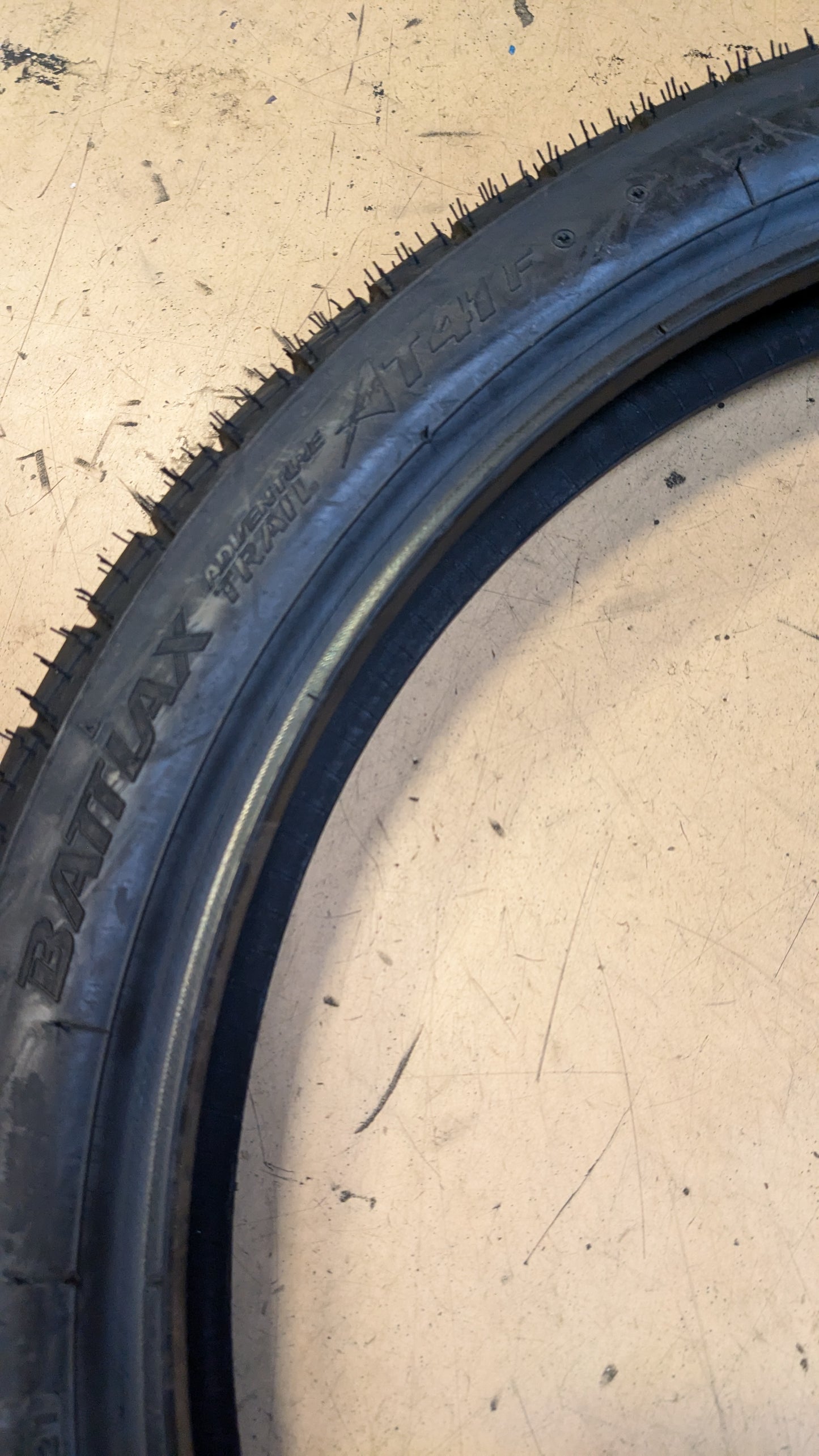 BRIDGESTONE BATTLAX AT41 BSW P 90 90 21 54V FRONT MOTORCYCLE TIRE 13723