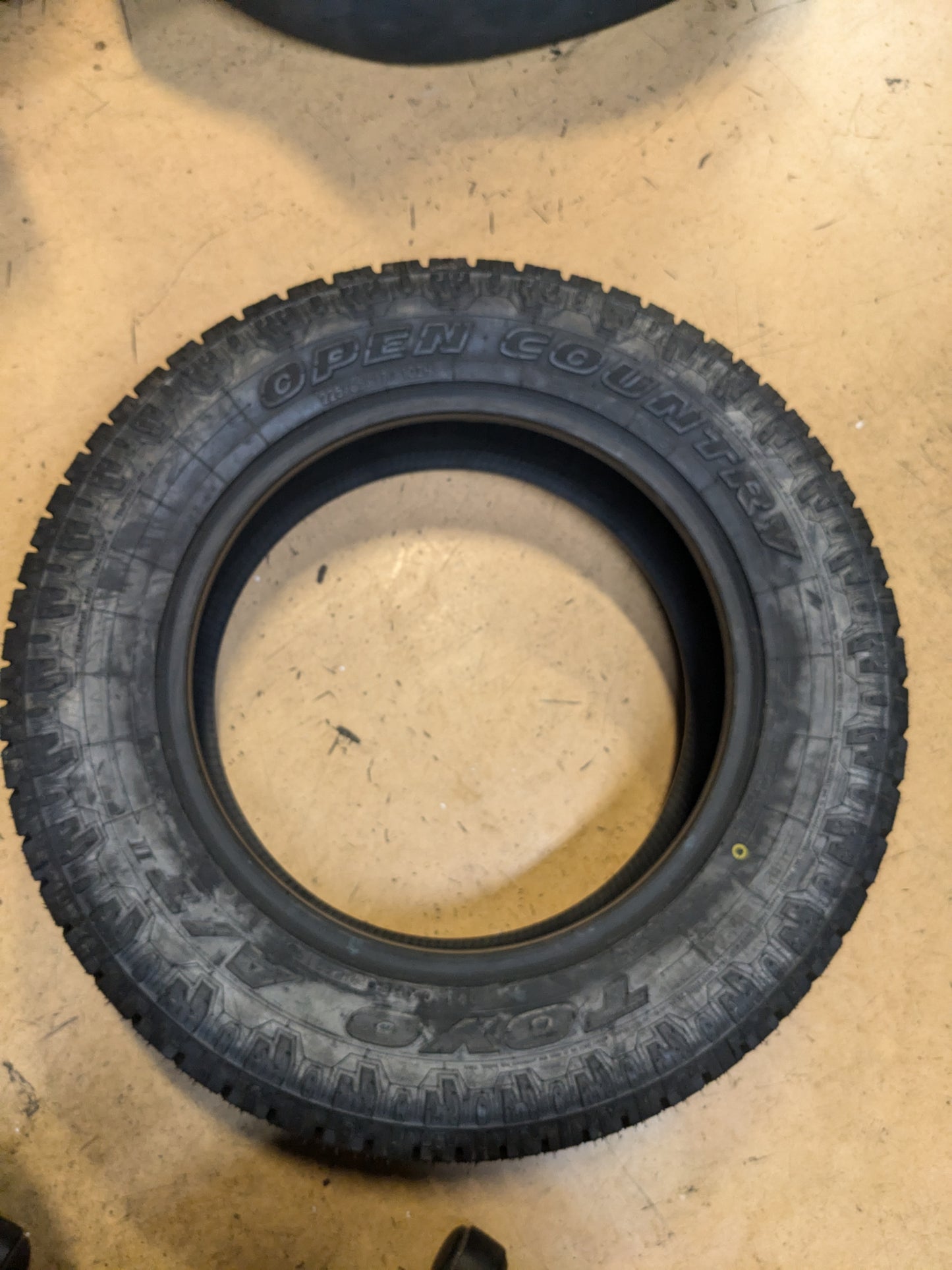 NOS TOYO OPEN COUNTRY A/T II BSW P 225 65 17 102H ALL TERRAIN TIRE 352960