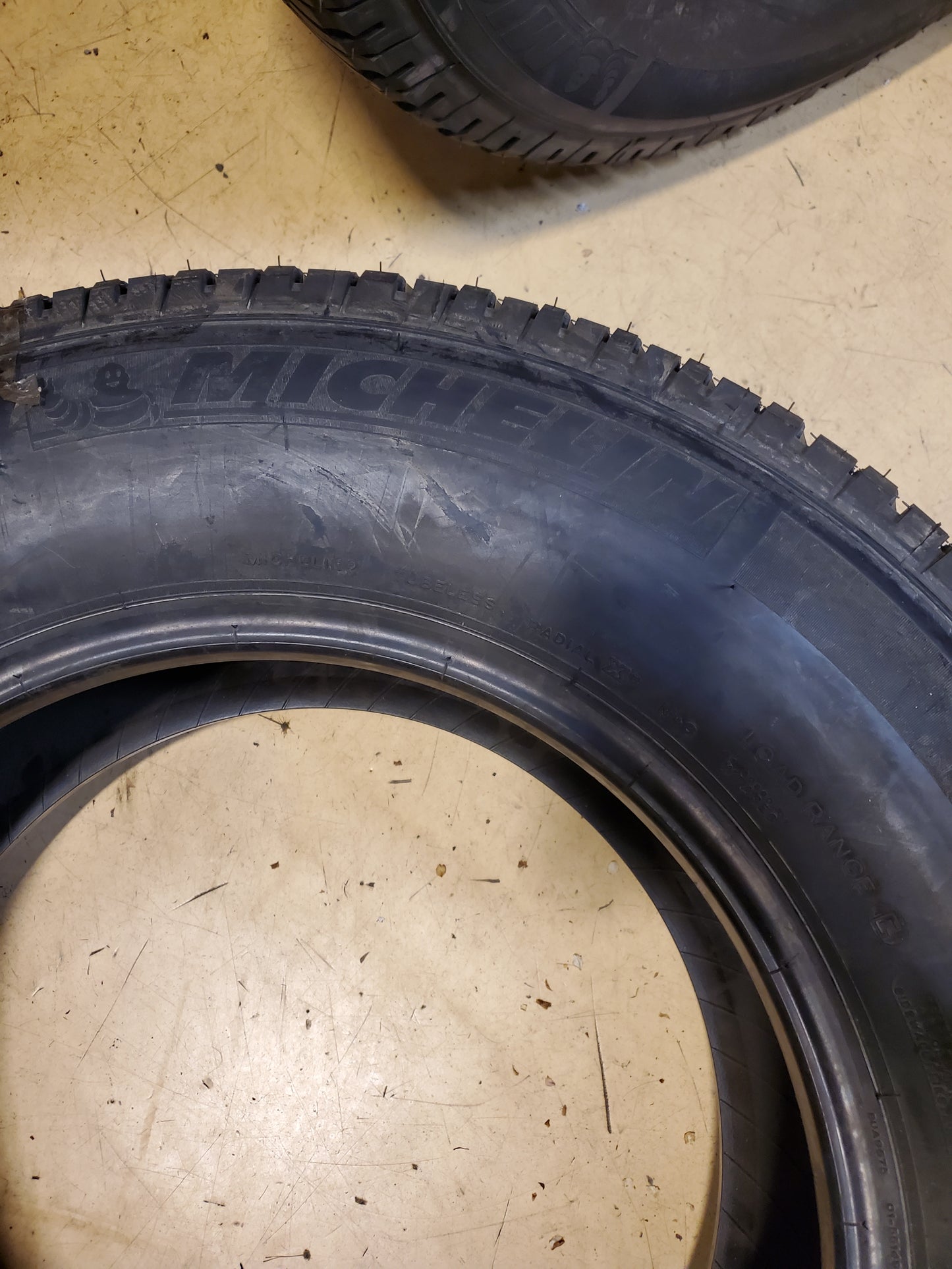 4 MICHELIN LTX A/T2 BSW LT 275 70 18 125/122S 10PLY ALL TERRAIN TIRE 32157