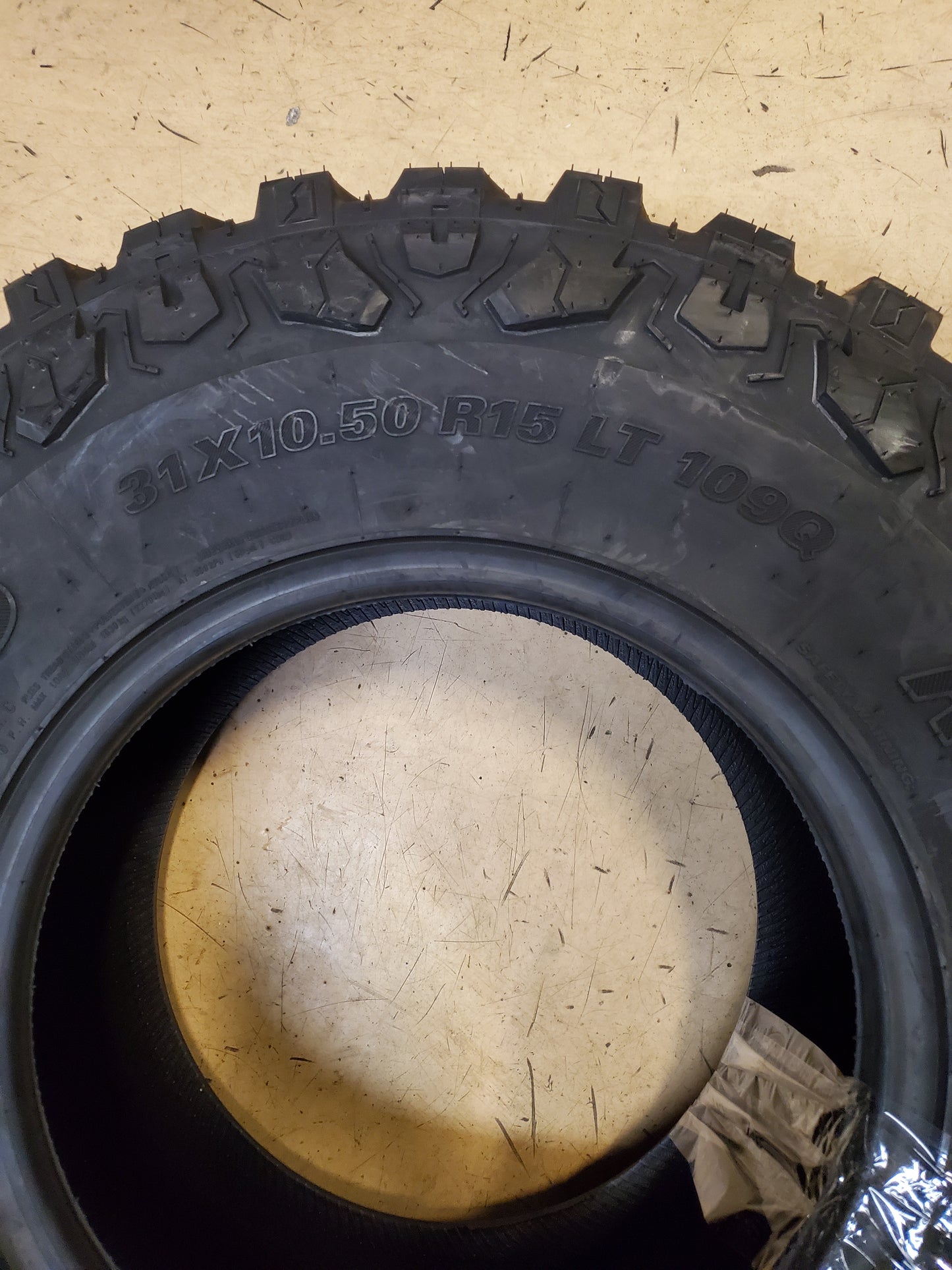 KUMHO ROADVENTURE MT71 BSW LT 31 10.50 15 109Q 6PLY MUD TIRE 2270733