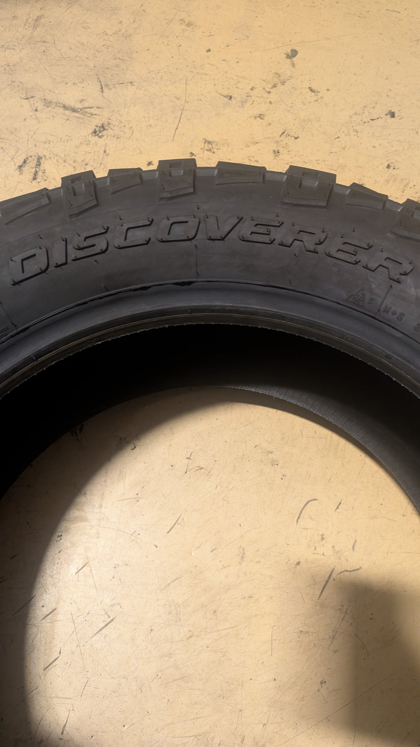 COOPER DISCOVERER RUGGED TREK BSW P 275 55 20 117T XL ALL TERRAIN TIRE 171106005
