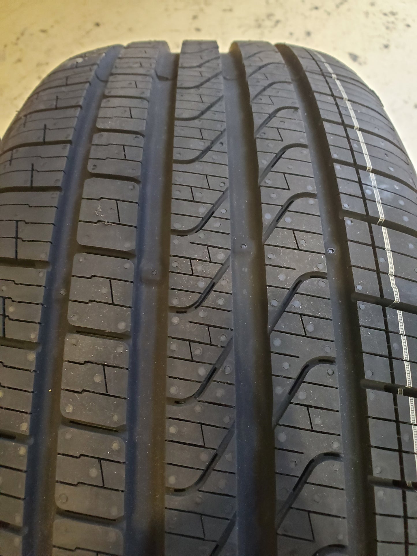 PIRELLI CINTURATO P7 ALL SEASON BSW P 225 40 19 93V XL TIRE 4501500