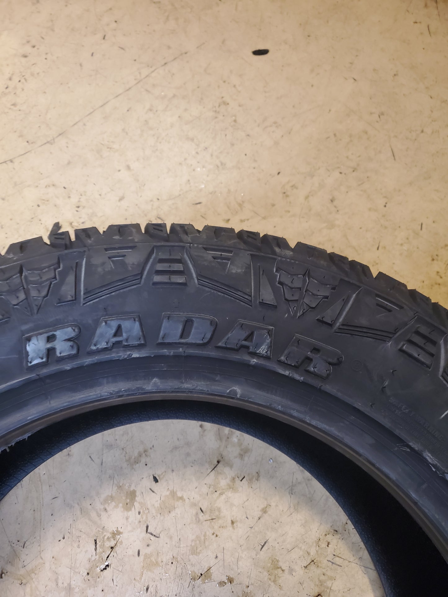 RADAR RENEGADE A/T PRO BSW LT 295 55 20 123/120S 10PLY TIRE RACSTH0018