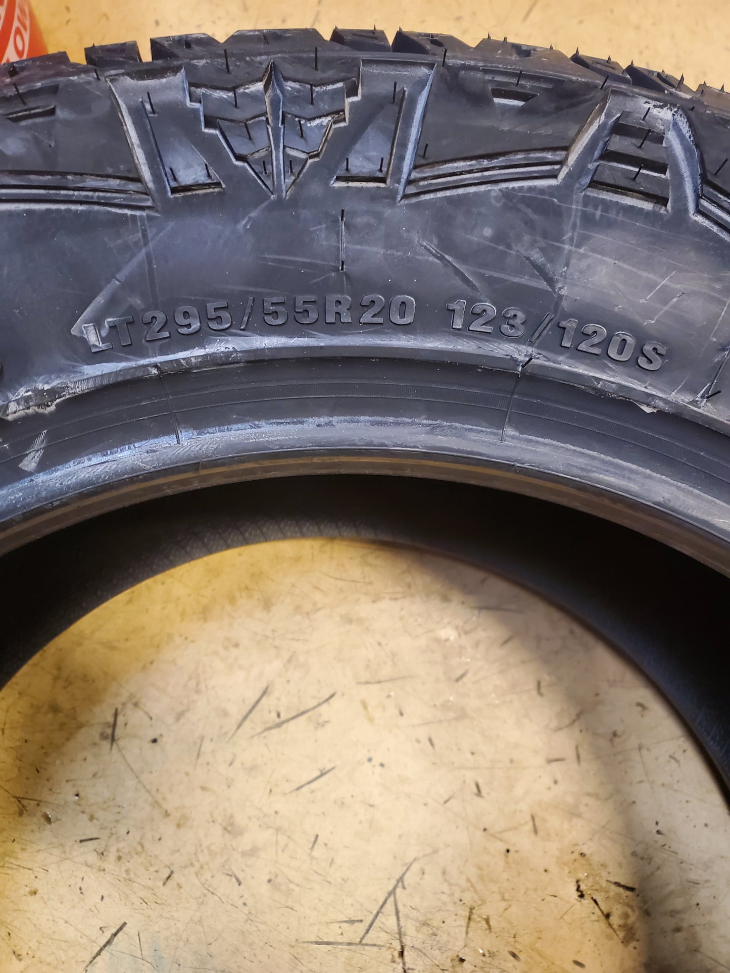 RADAR RENEGADE A/T PRO BSW LT 295 55 20 123/120S 10PLY TIRE RACSTH0018