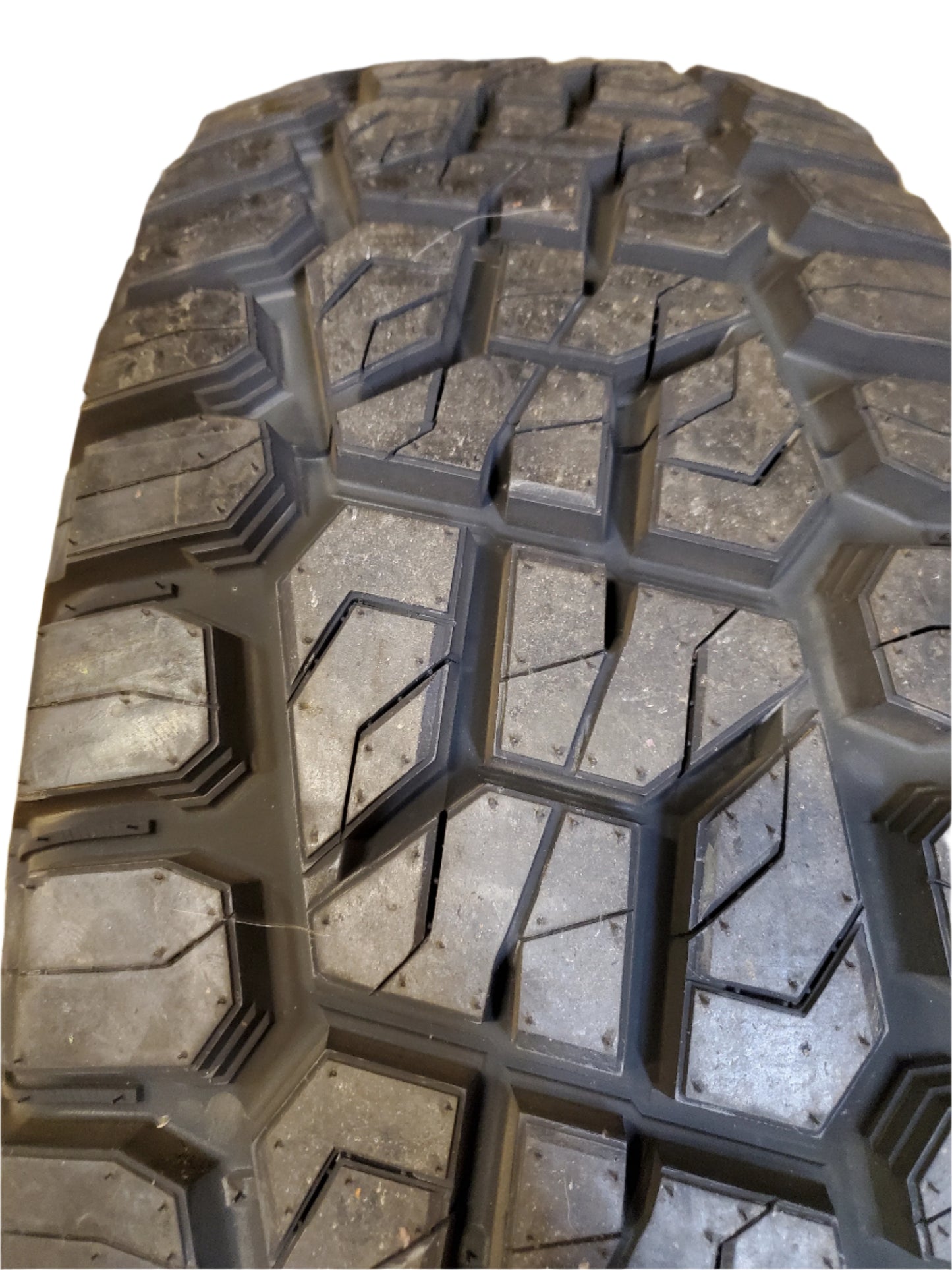 DELINTE DX-20 BANDIT X/T BSW LT 285 75 17 121/118Q RUGGED TIRE 834003