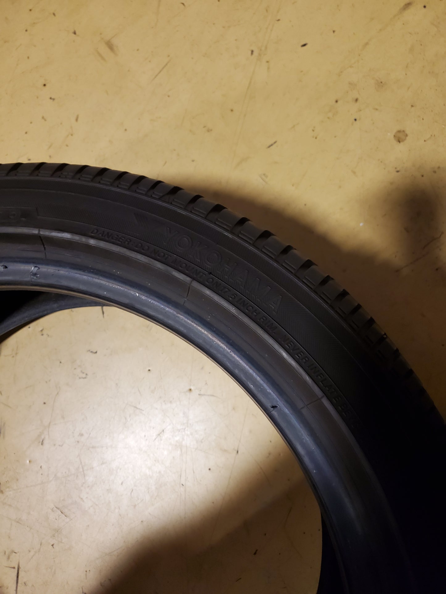 USED OS YOKOHAMA BLUEARTH S34RY P 215 45 17 87V PERFORMANCE TIRE 110193312