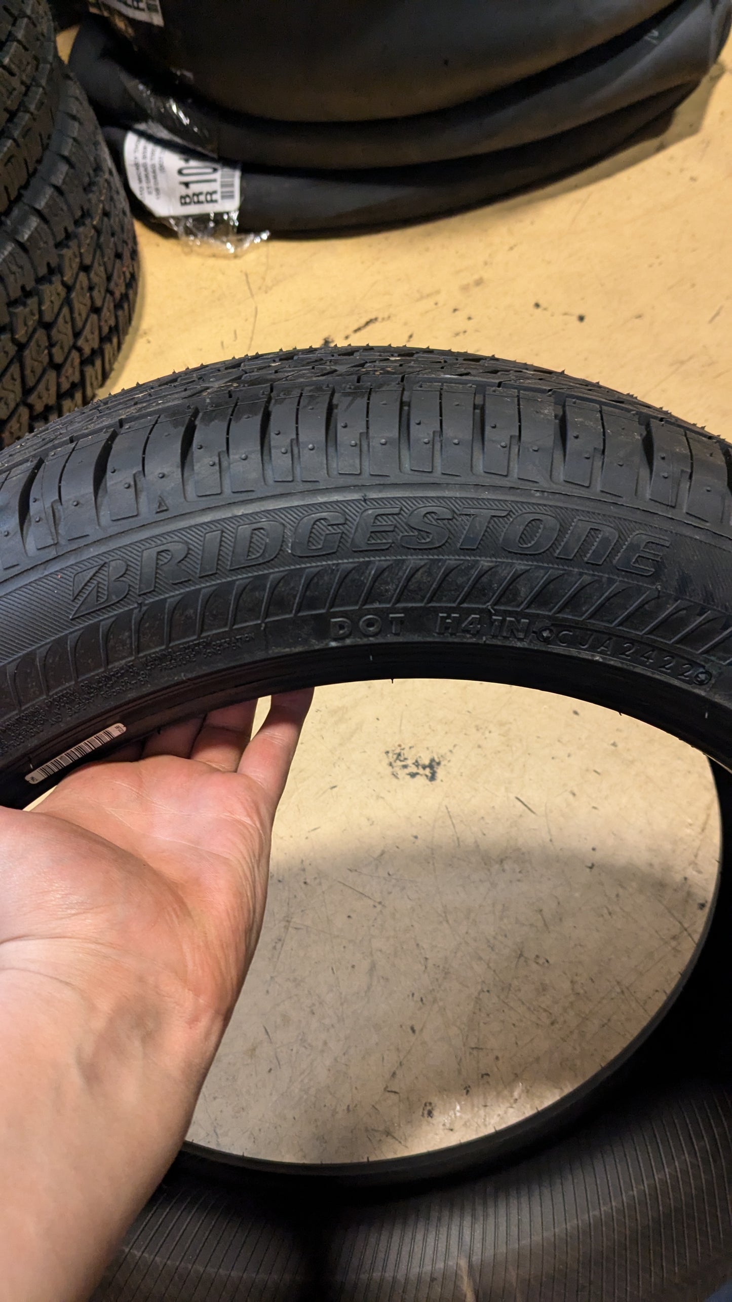 BRIDGESTONE DRIVEGUARD RFT RUNFLAT BSW P 225 50 18 95W ALL SEASON 011816