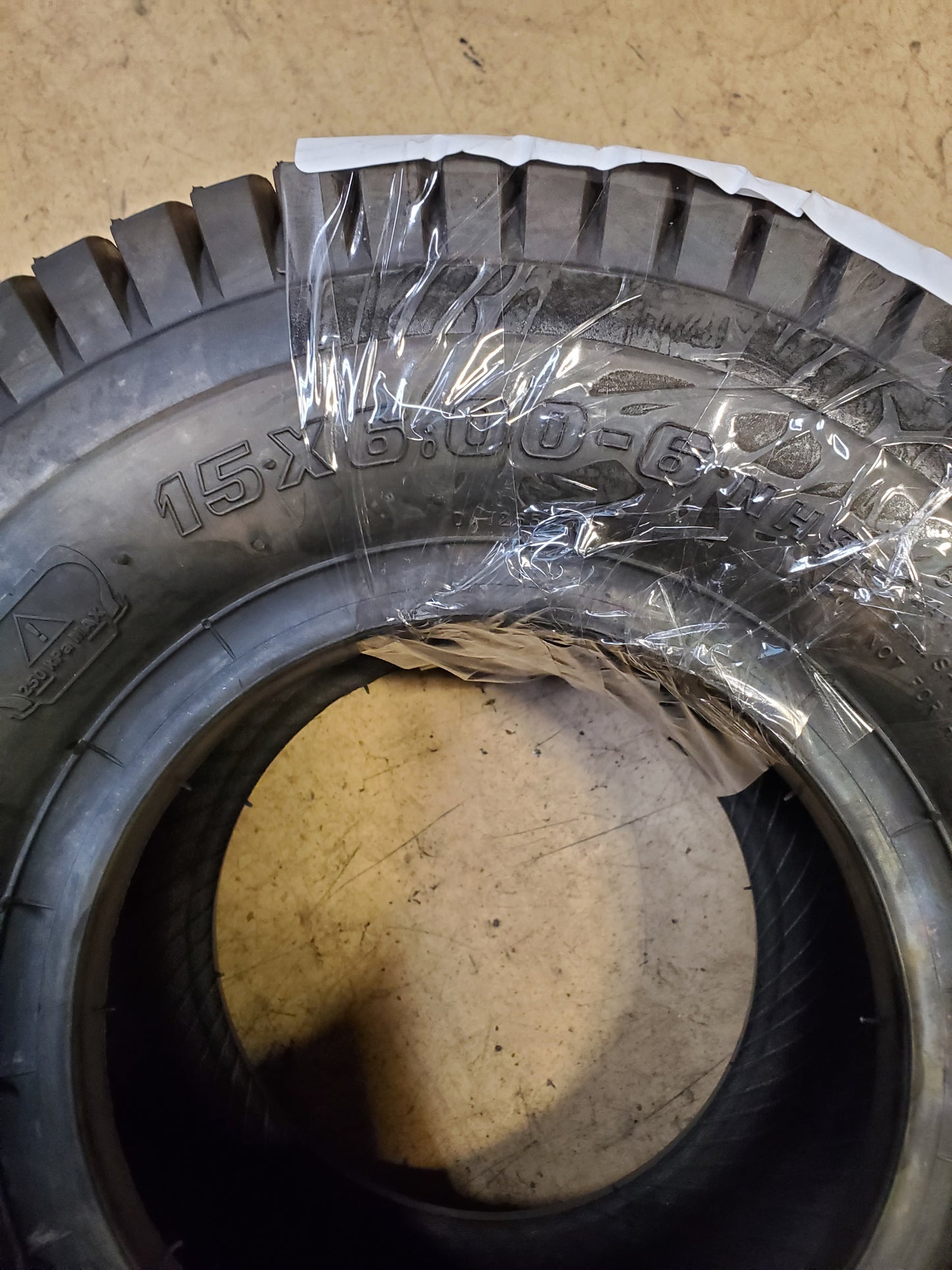 DEESTONE D265 BSW 15 6 6 4PLY LAWN TIRE DS7026