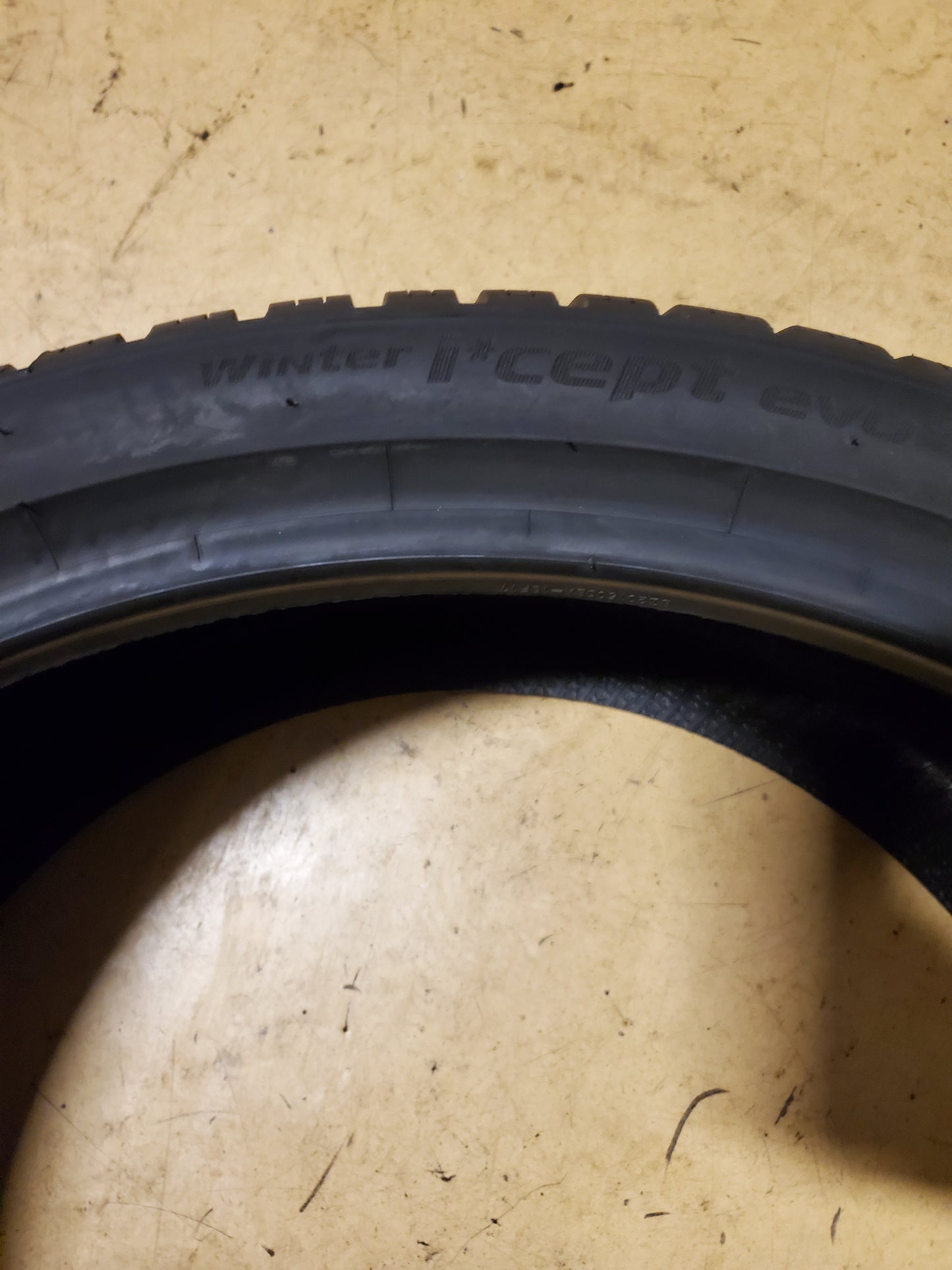 HANKOOK WINTER ICEPT EVO3 BSW P 235 35 20 92W XL WINTER TIRE 1026357