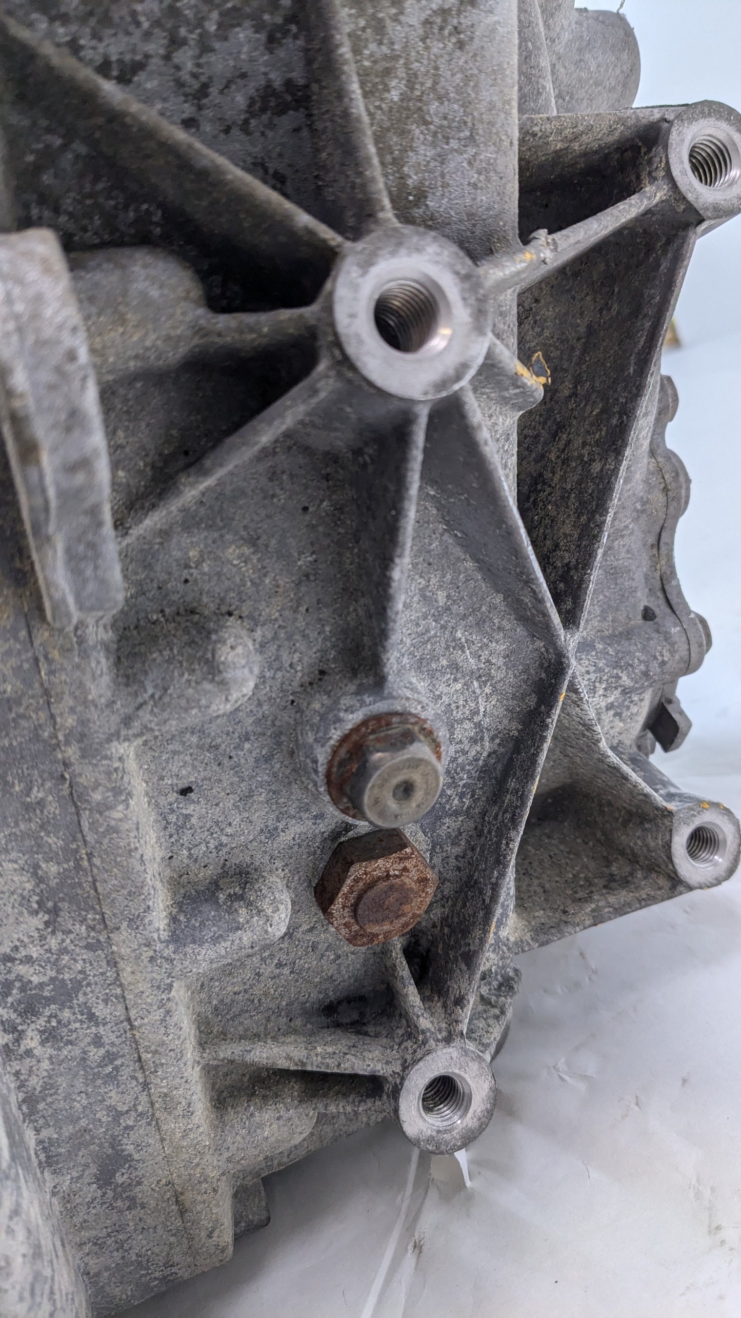 05-08 BMW MINI COOPER MANUAL TRANSMISSION GETRAG 6 SPEED 2850033290