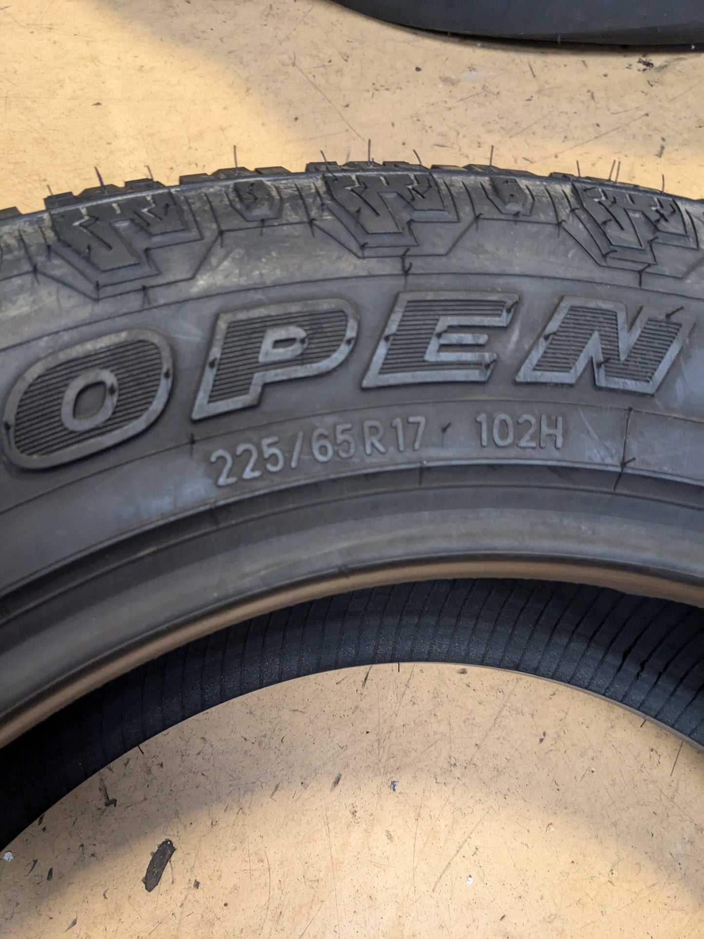 NOS TOYO OPEN COUNTRY A/T II BSW P 225 65 17 102H ALL TERRAIN TIRE 352960