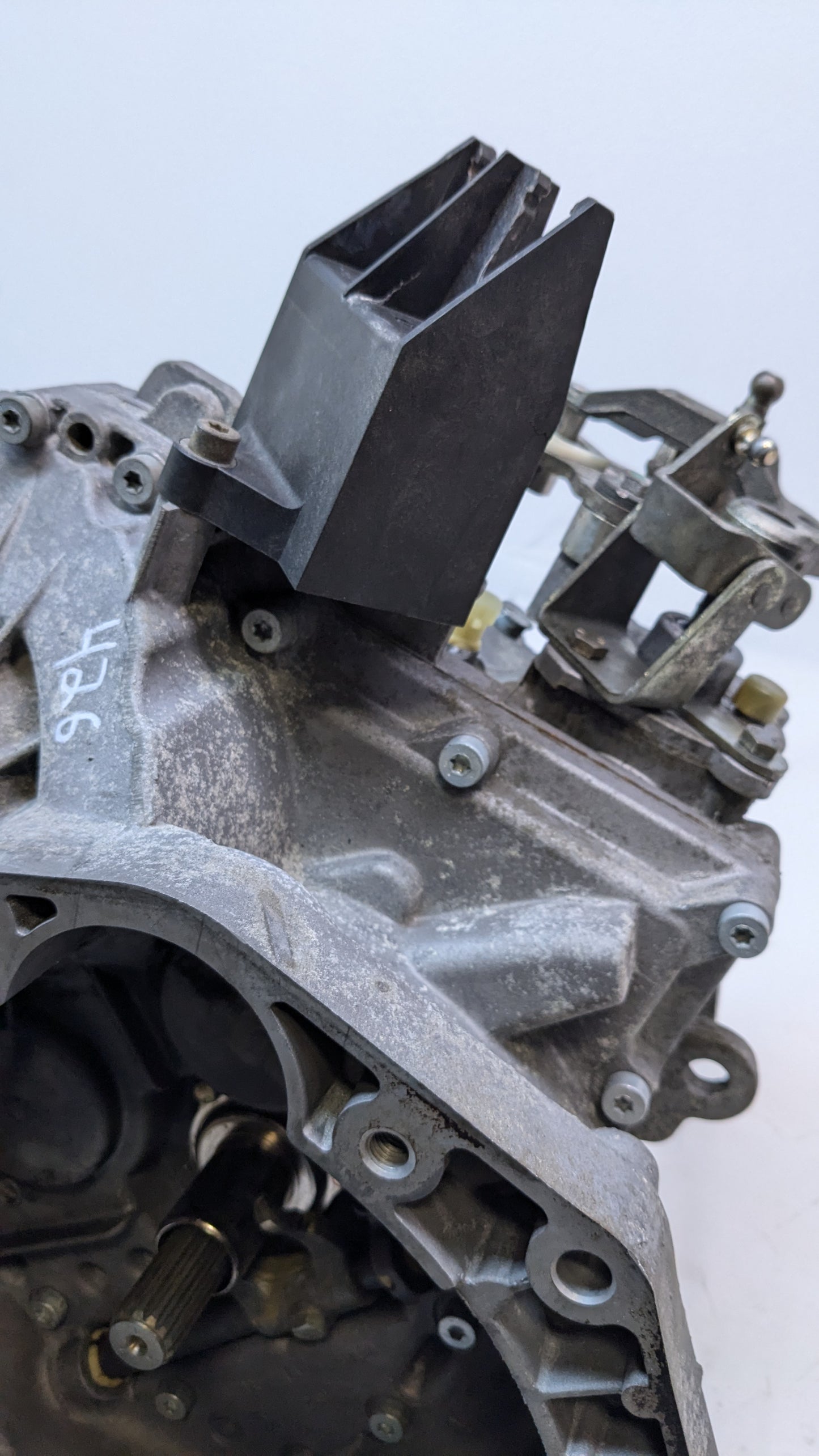 05-08 BMW MINI COOPER MANUAL TRANSMISSION GETRAG 6 SPEED 2850033290