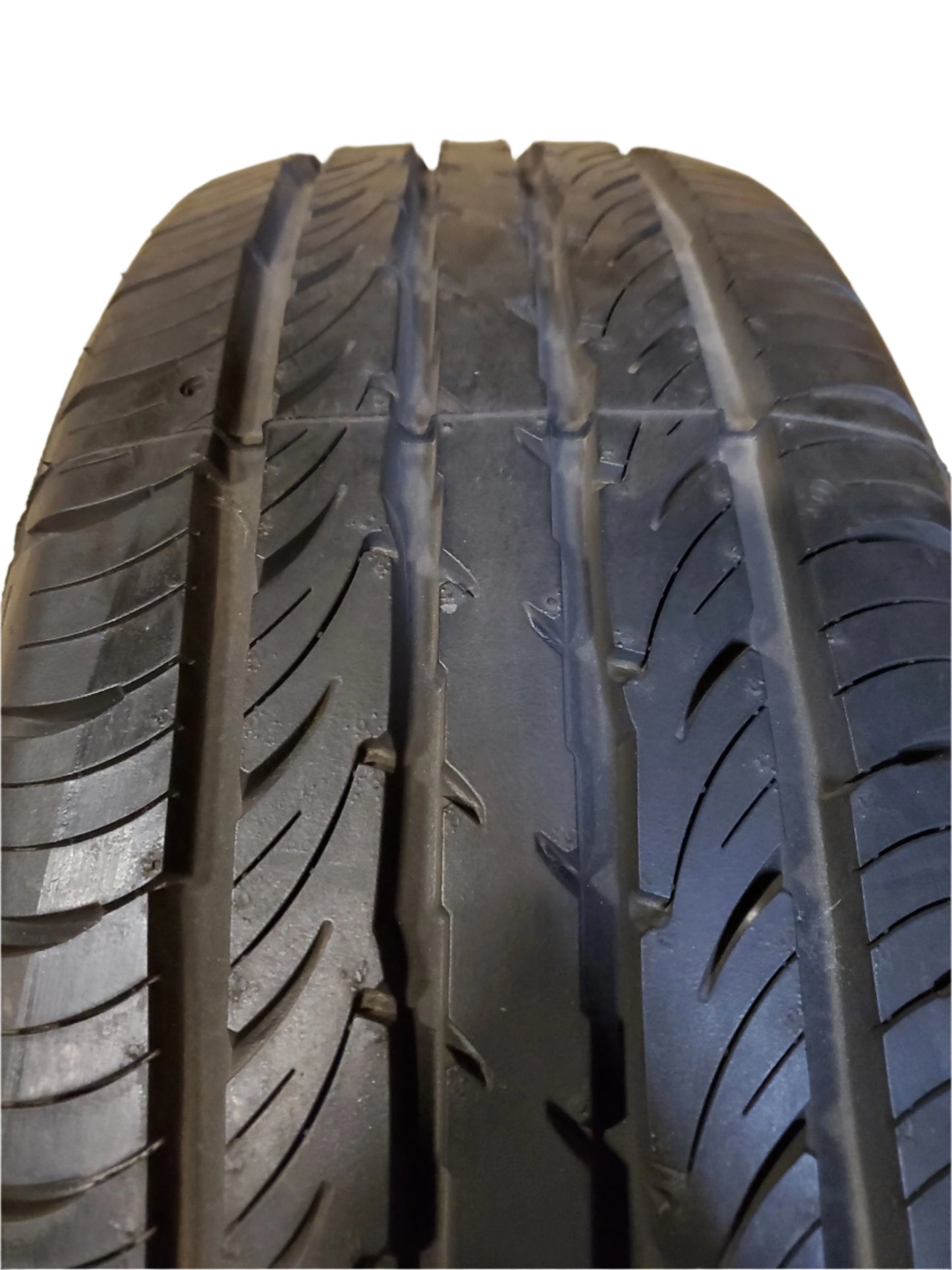 NOS FALKEN SINCERA TOURING SN211 BSW P 215 60 17 95T ALL SEASON TIRE 28204704