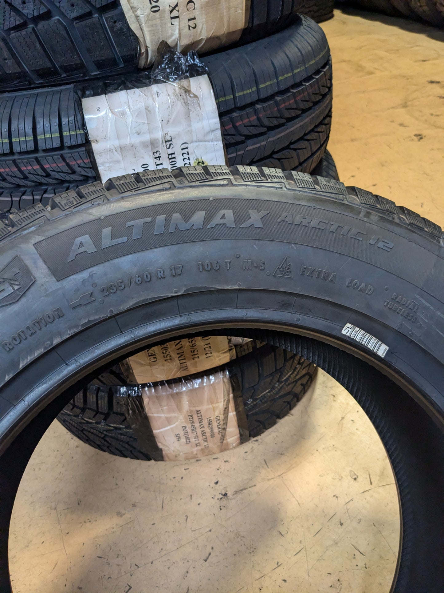 NOS GENERAL ALTIMAX ARCTIC 12 BSW P 235 60 17 106T XL WINTER/SNOW TIRE 15503140000