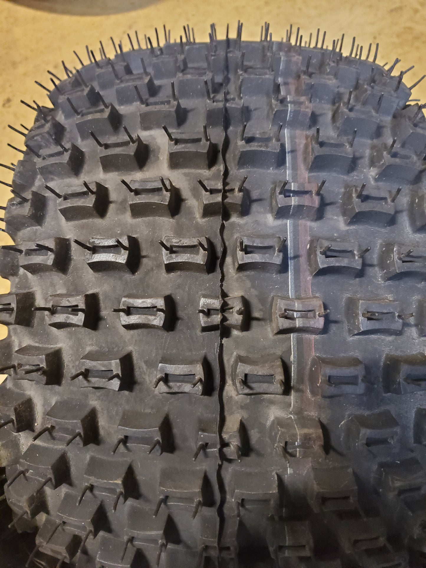 CARLISLE TURF TAMER AT BSW 22.5 10 8 74F 4PLY ATV/UTV TIRE 55U3C7