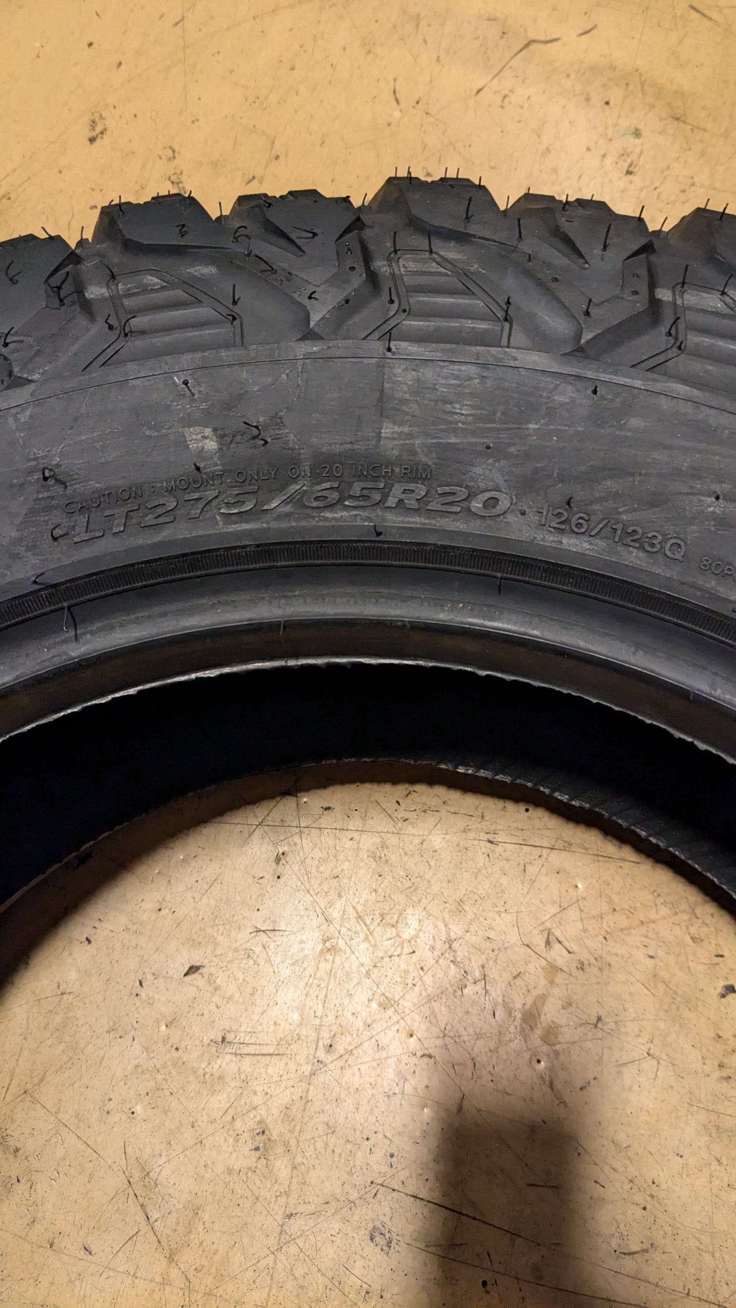 NOS HANKOOK DYNAPRO MT2 BSW LT 275 65 20 126/123Q 10PLY ALL SEASON 2020808