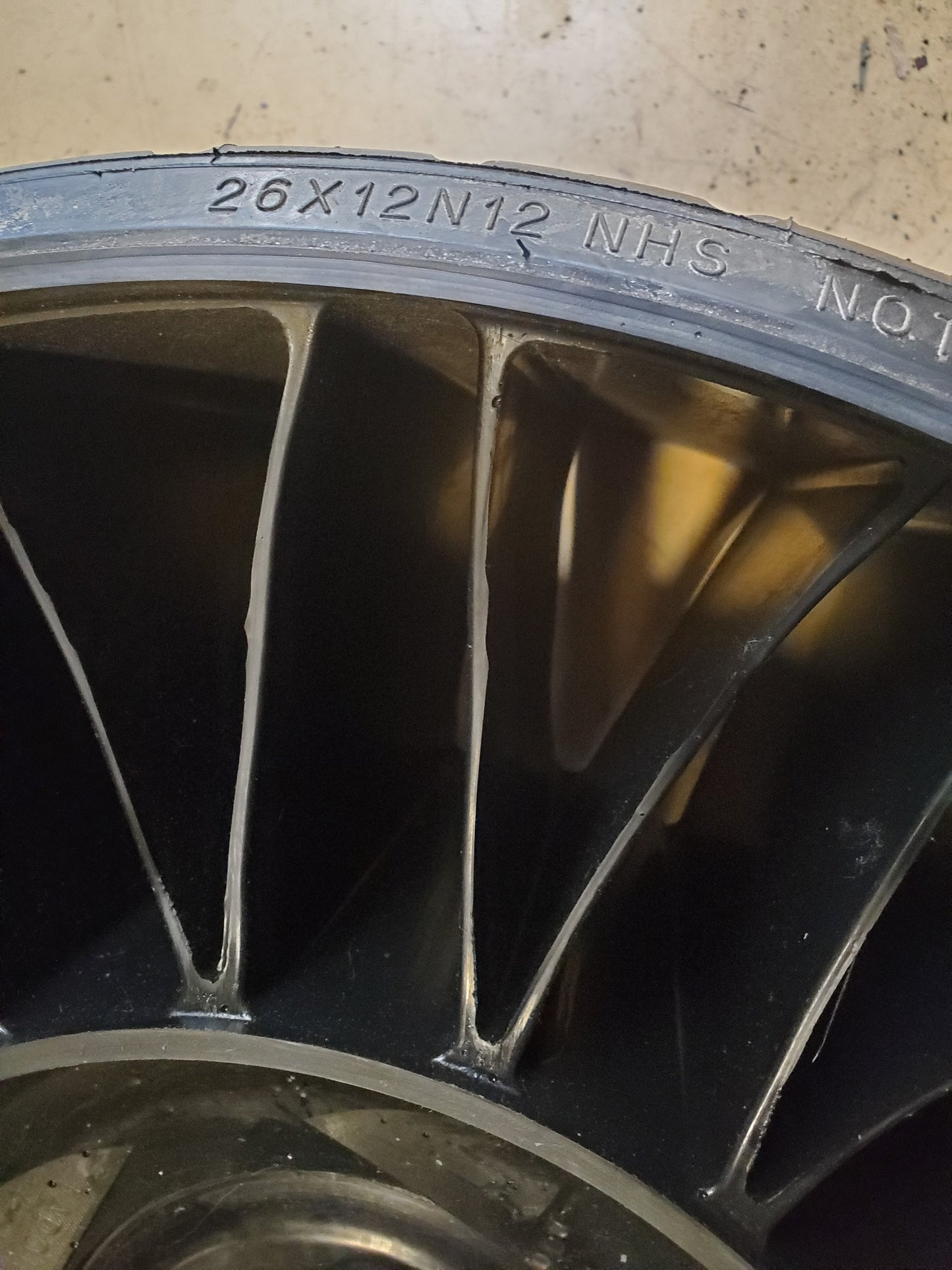 MICHELIN X TWEEL TURF BSW 26 12 12 4-4 XL TRACTOR TWEEL TIRE 08189