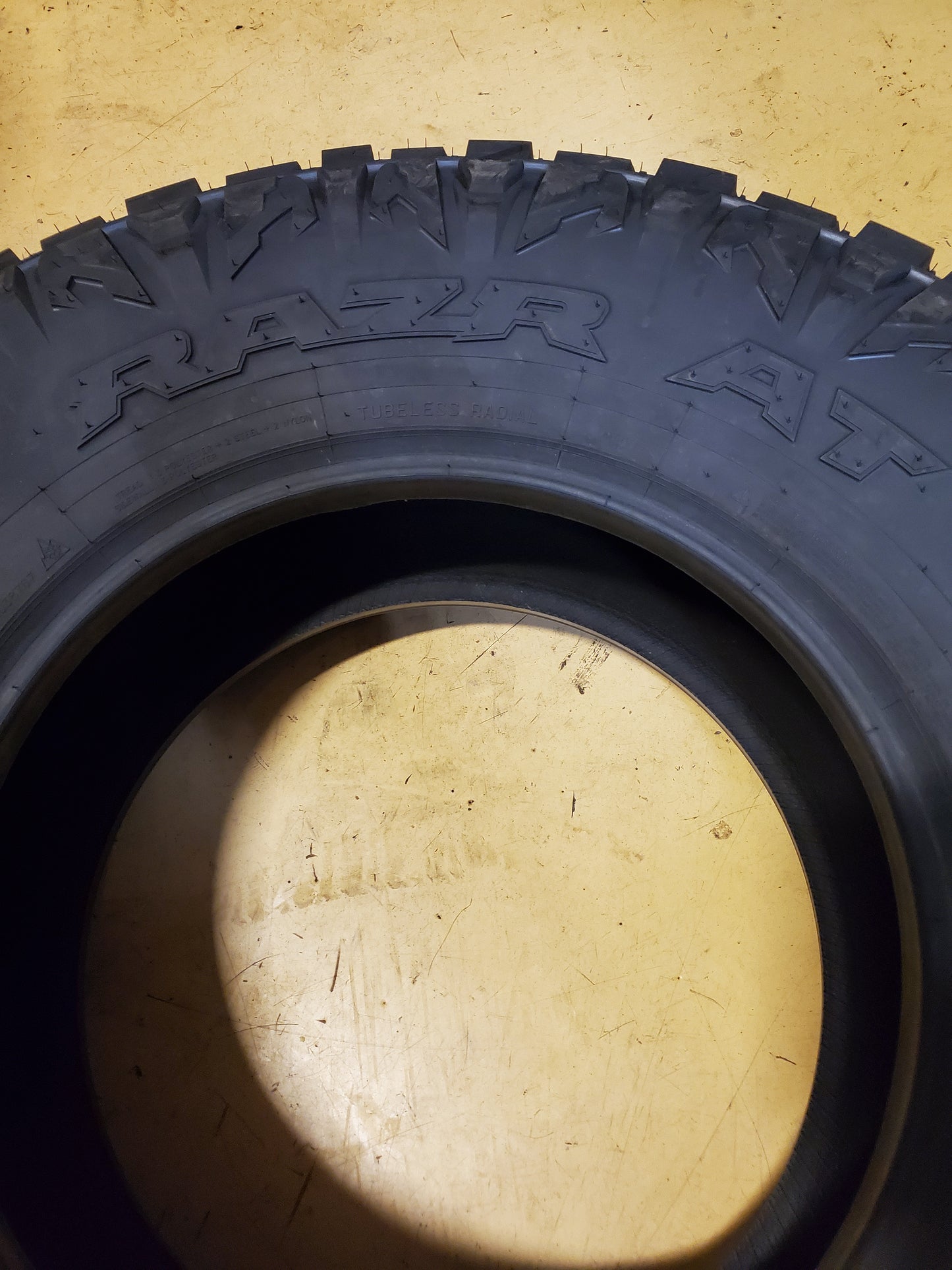 2 MAXXIS RAZR AT AT-811 BSW LT 35 11.5 17 121R 10PLY ALL TERRAIN TIRE TL00064700