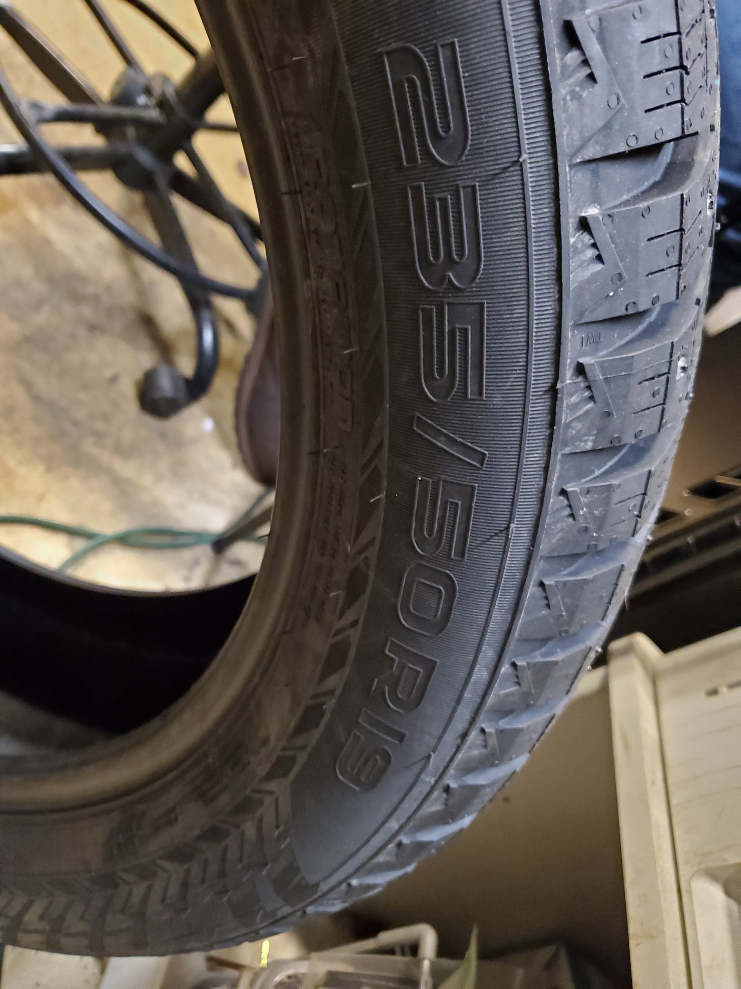 2 NOKIAN HAKKAPELITTA 10 SUV (STUDDED) BSW LT 235 50 18 103T XL WINTER TIRE TS32484