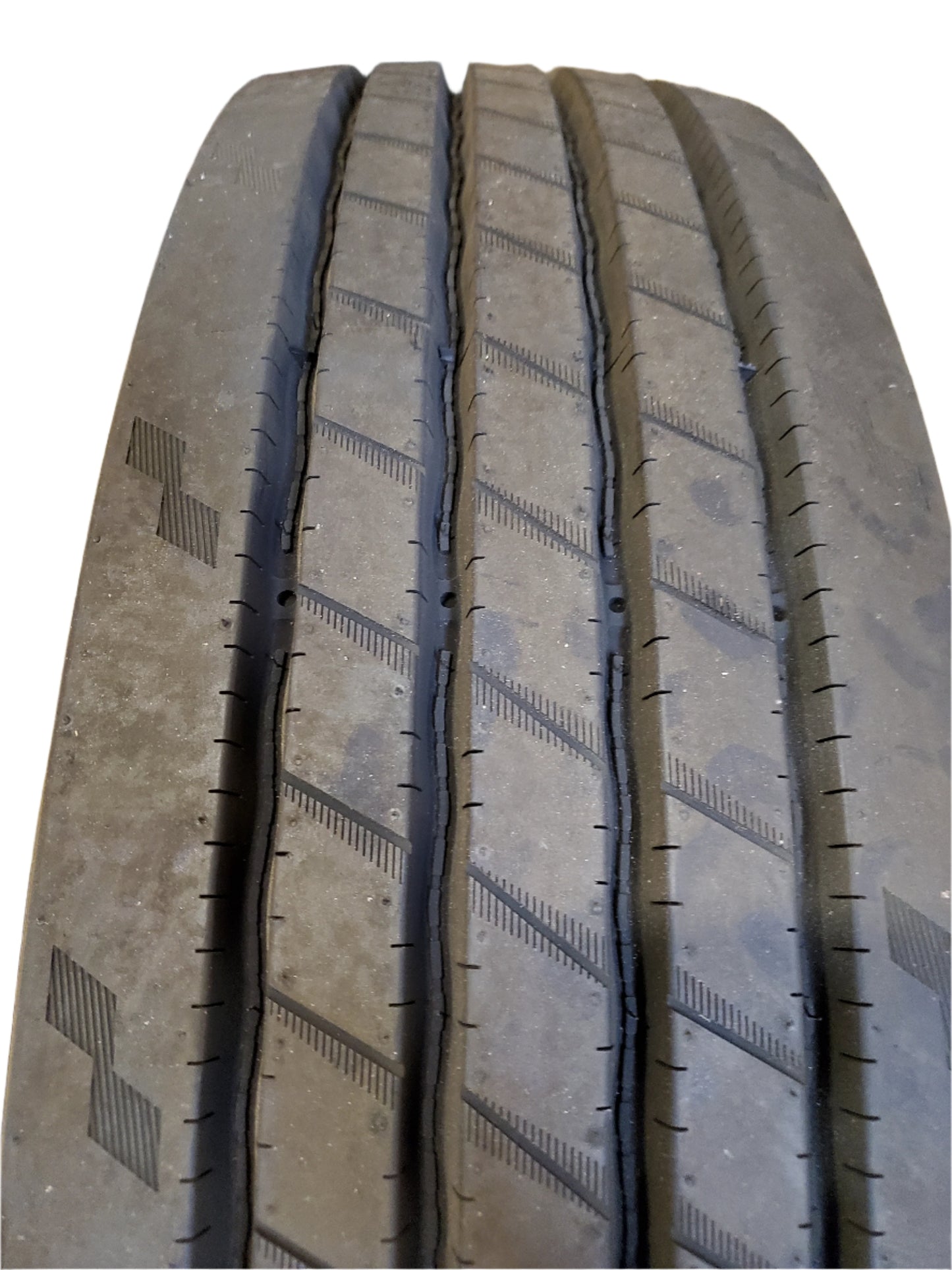 DELINTE DL-AP-R01 BSW 255 70 22.5 140/137M 16PLY OVERSIZED TIRE 841623150754