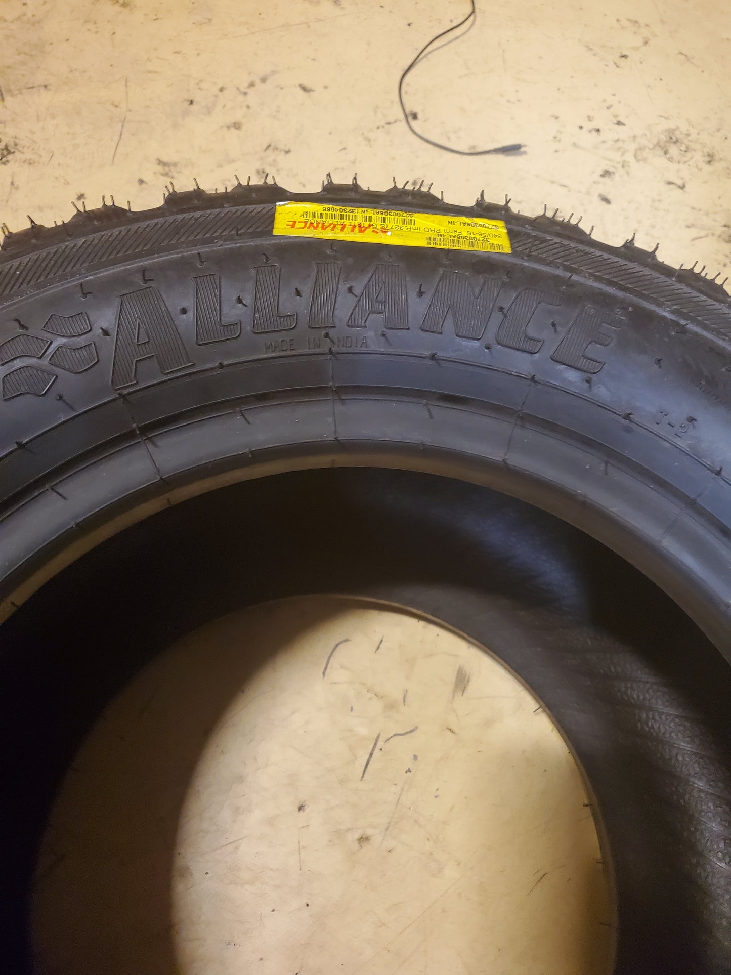 ALLIANCE FARMPRO IMPLEMENT 327 BSW 340 55 16 12PLY FARM TIRE 32700308