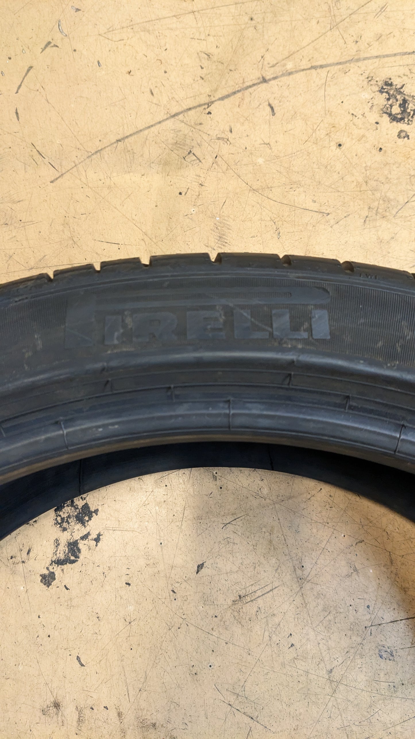 PIRELLI P ZERO PZ4 LUXURY BSW P 245 40 21 100Y XL UHP TIRE 2618100