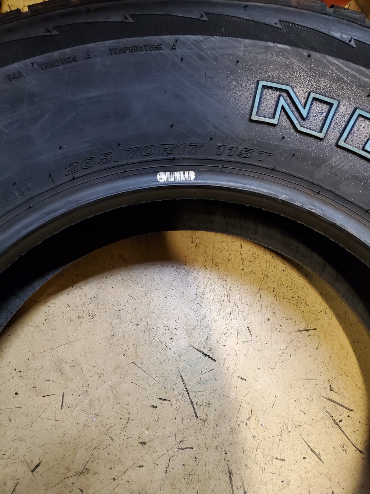 NOS NEXEN ROADIAN HTX RH5 OWL P 265 70 17 115T HIGHWAY TIRE 11730NXK