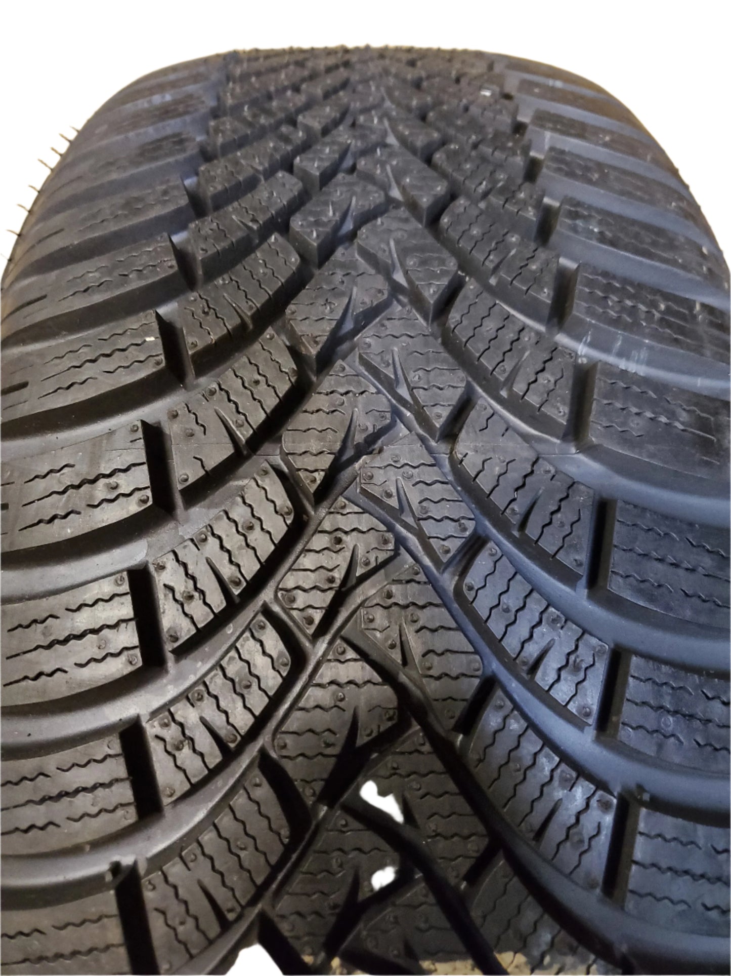 FALKEN EUROWINTER HS01 BSW P 225 50 17 98V XL WINTER TIRE 28522772