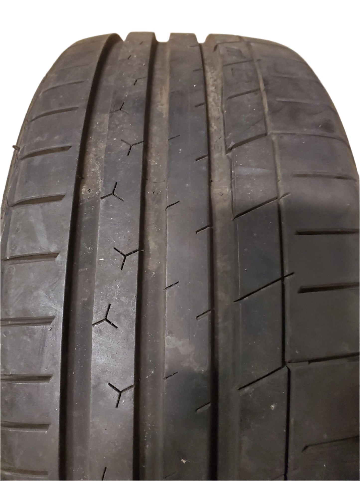 USED 8/32” CONTINENTAL EXTREMECONTACT SPORT P 225 40 18 92Y XL TIRE 15495980000