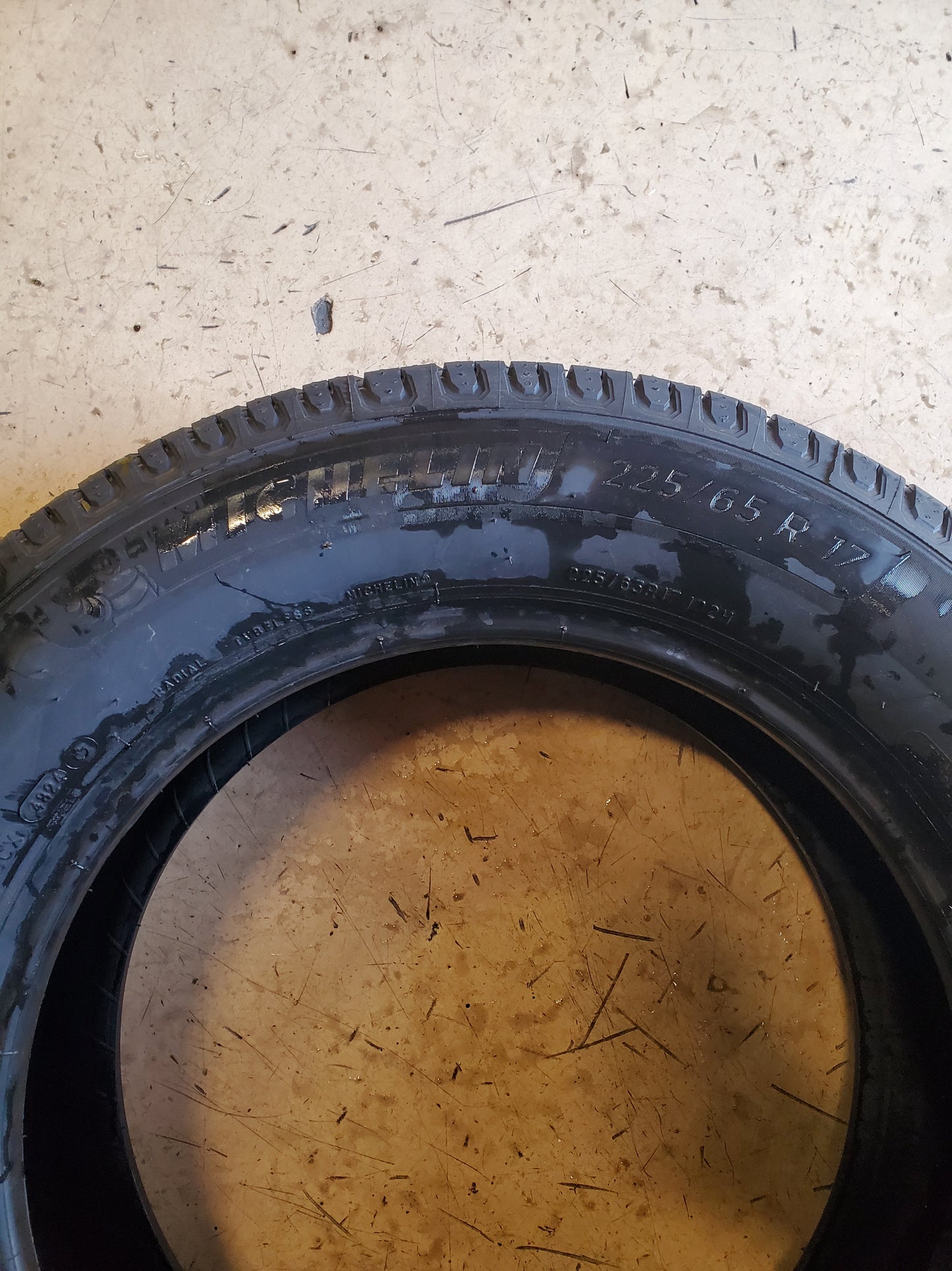 4 MICHELIN DEFENDER 2 BSW P 225 65 17 102H ALL SEASON TIRE 08218