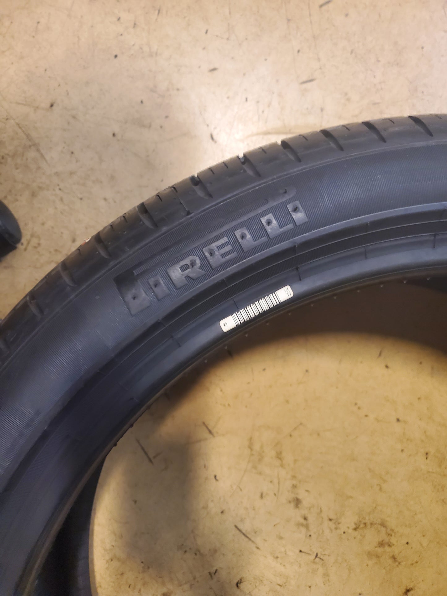 PIRELLI P ZERO A/S PLUS BSW P 245 40 20 99Y XL UHP TIRE 2577700