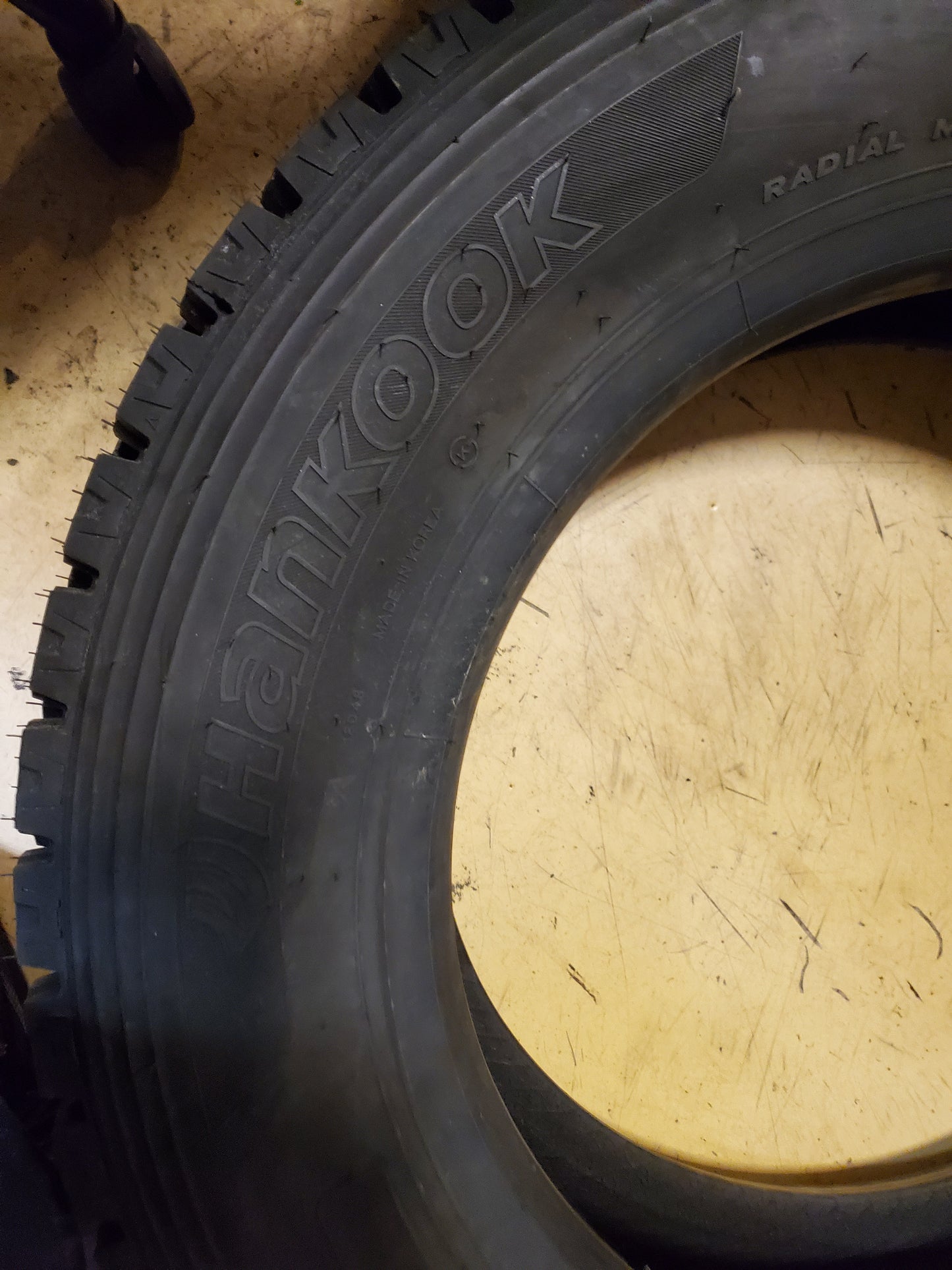 HANKOOK DH07 BSW 225 70 19.5 14PLY COMMERCIAL TIRE 3001929