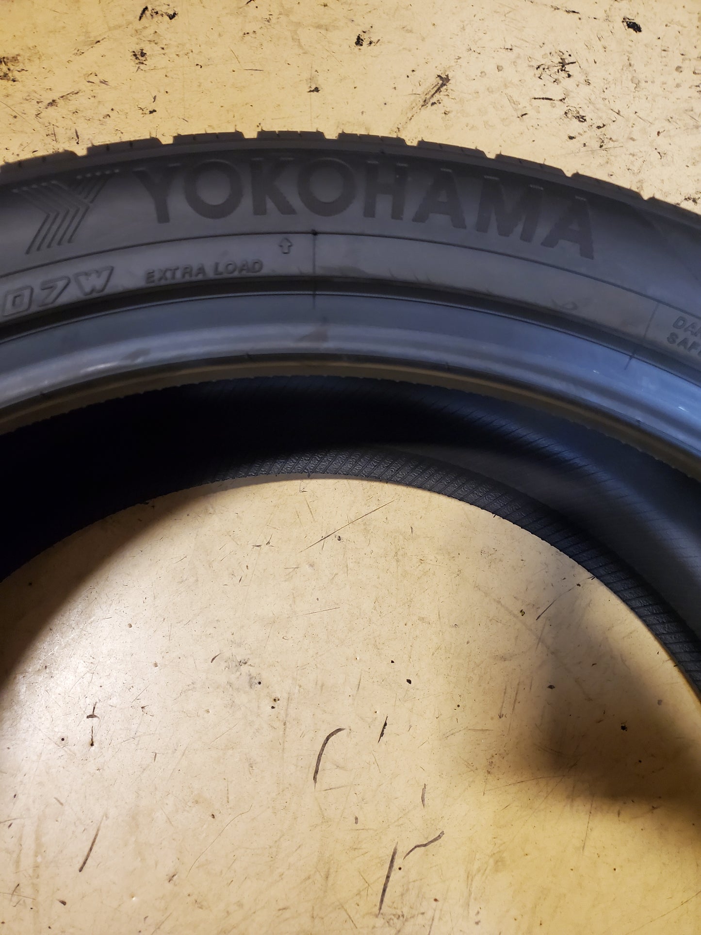 YOKOHAMA GEOLANDAR X-CV G057 BSW P 255 45 22 107W XL ALL SEASON TIRE 110157042