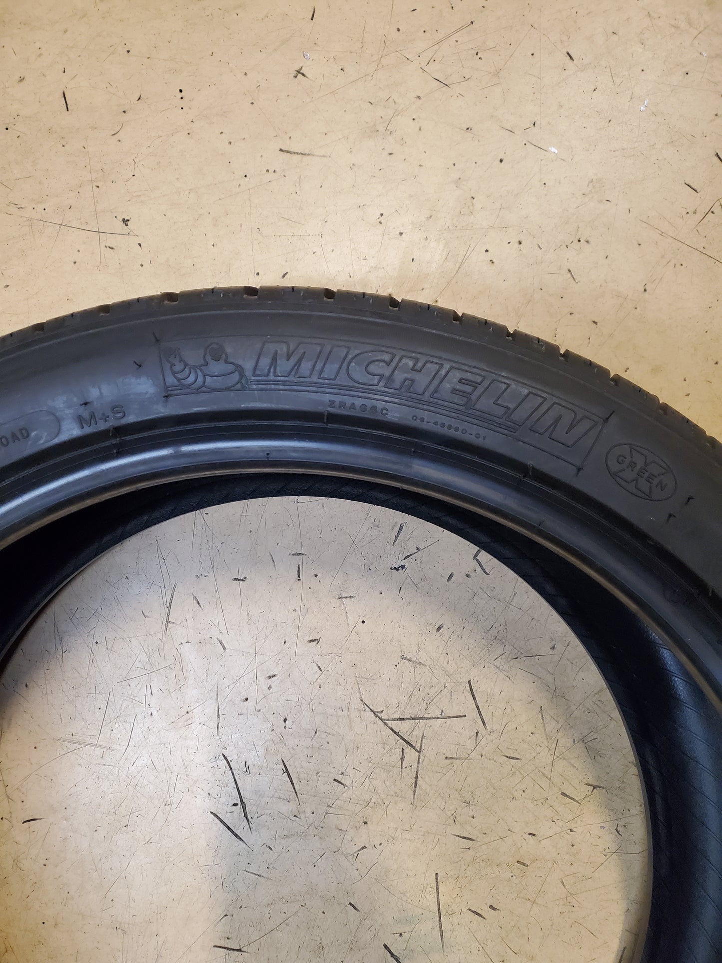MICHELIN PRIMACY MXM4 (AO) BSW P 255 40 20 101H XL ALL SEASON TIRE 89424