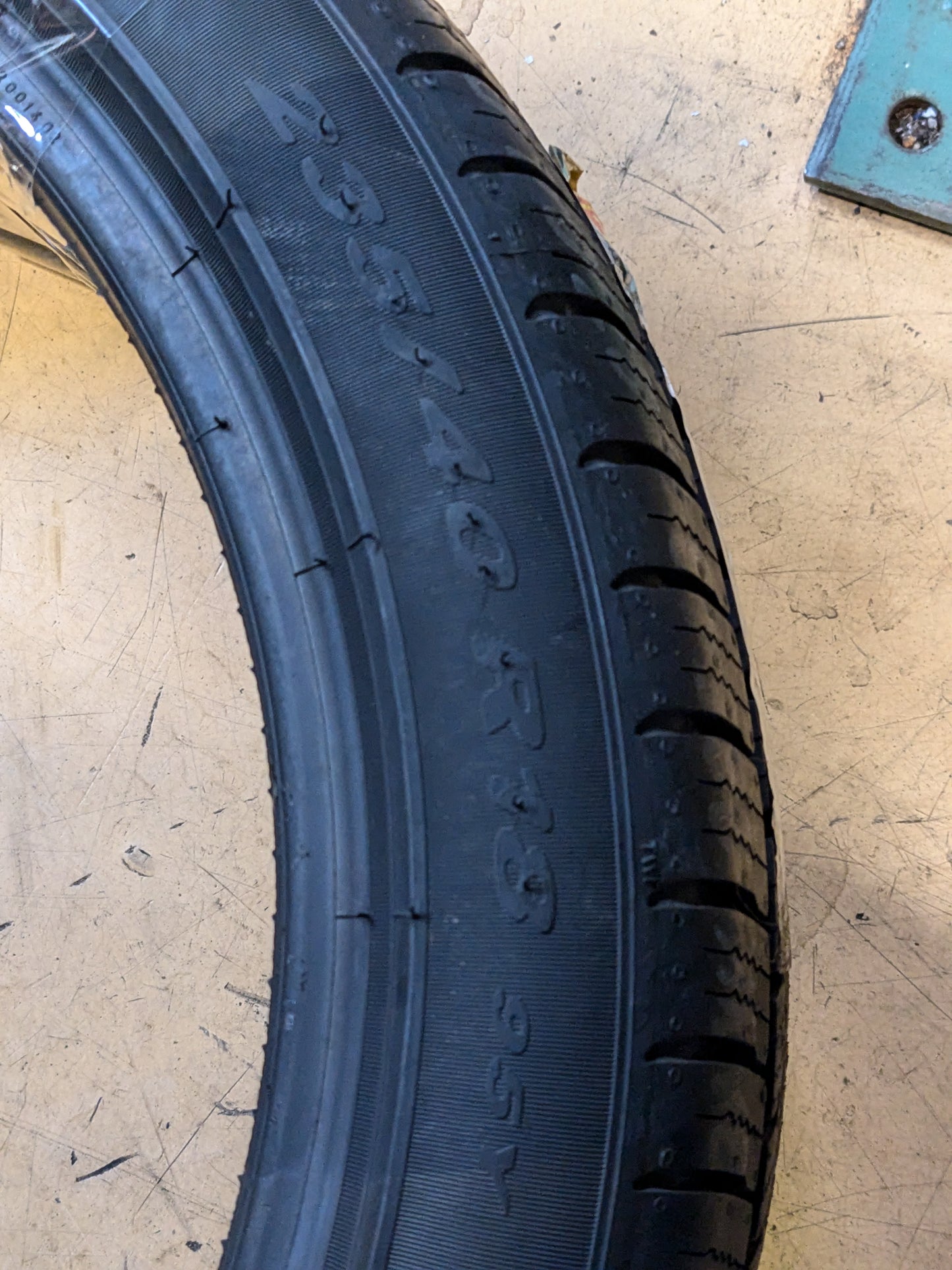 2 PIRELLI P ZERO AS PLUS P 235 40 18 95Y XL ALL SEASON TIRES 2654600