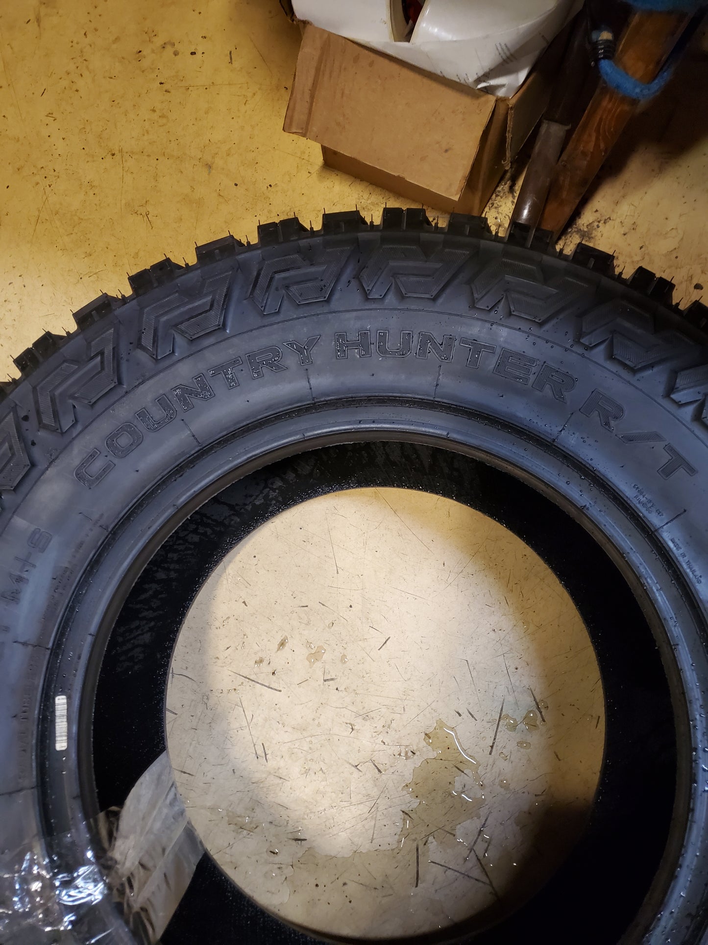 FURY COUNTRY HUNTER R/T BSW LT 33 12.50 17 121Q 12PLY TIRE RTF33125017A