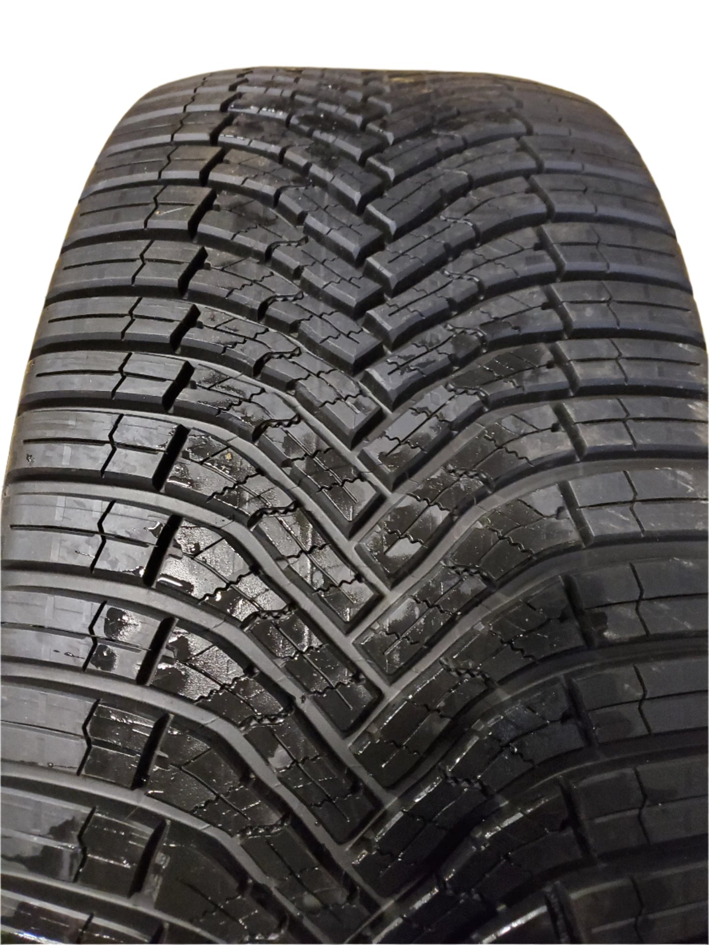 GOODYEAR ASSURANCE WEATHERREADY 2 P 265 50 20 111V ALL WEATHER TIRE 767121673
