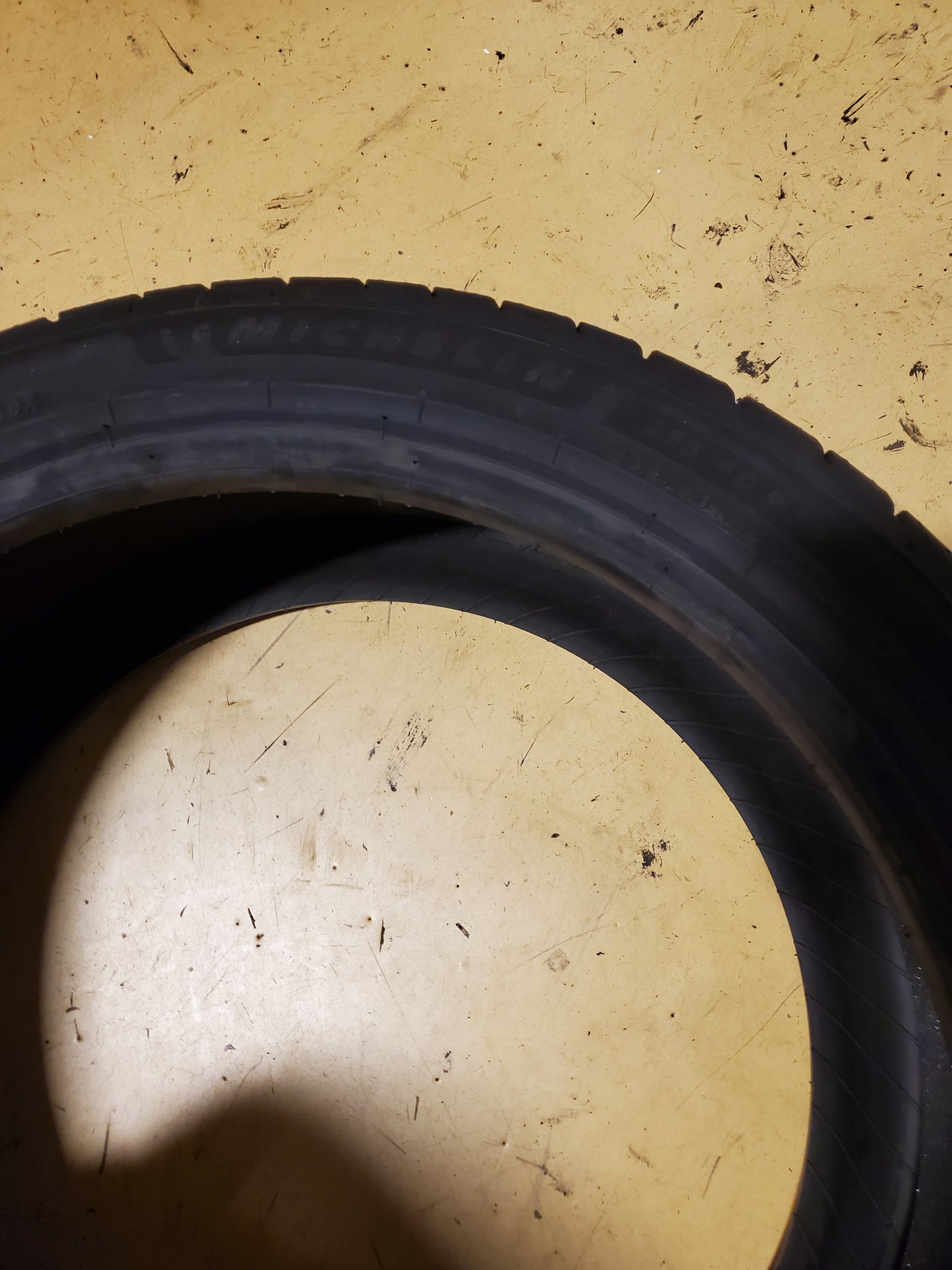 MICHELIN E PRIMACY ALL SEASON FOAM BSW P 235 40 19 96W  TIRE 31090
