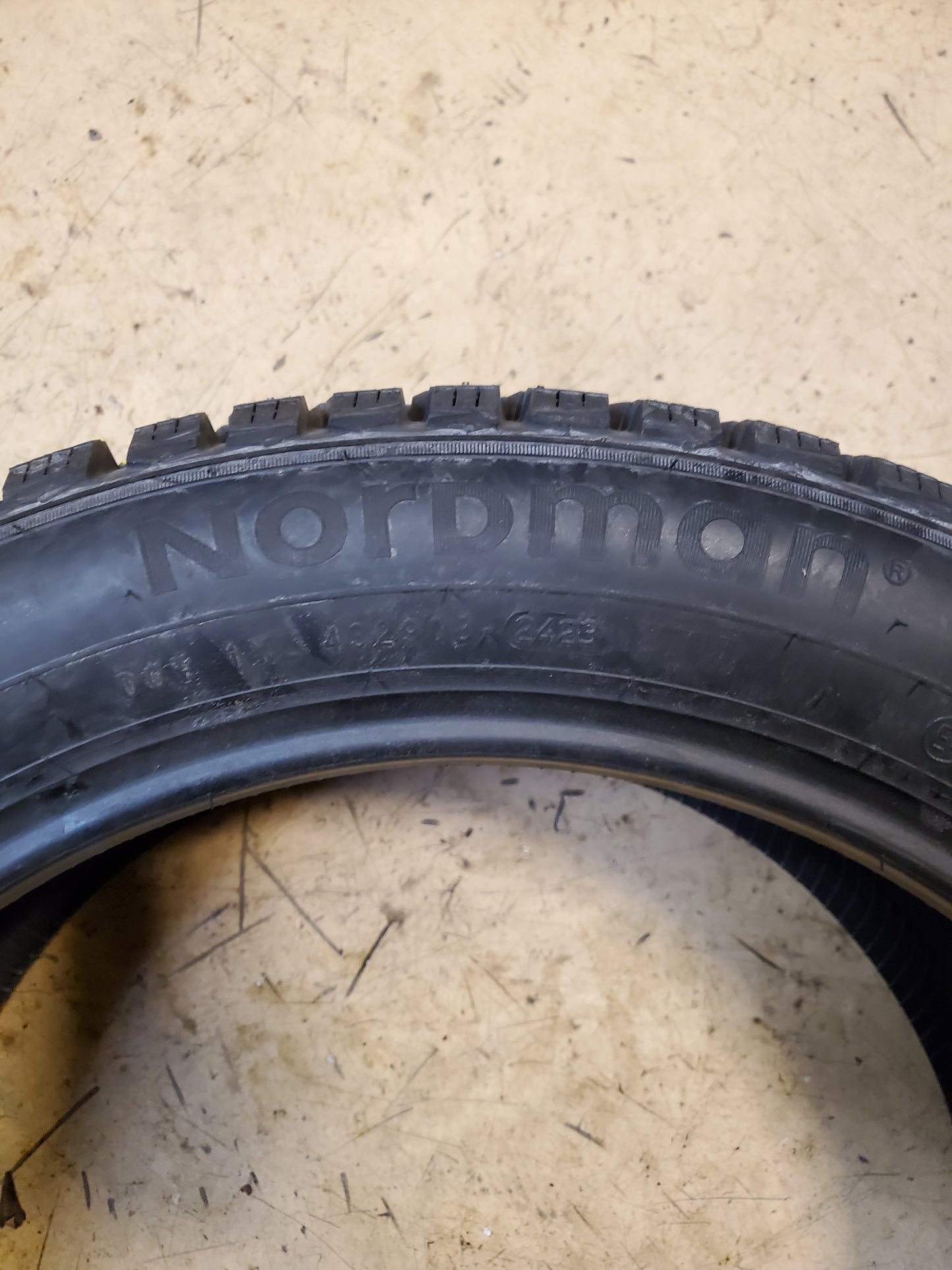NOKIAN NORDMAN NORTH 9 STUDDED BSW P 215 50 17 95T XL WINTER TIRE TS32819
