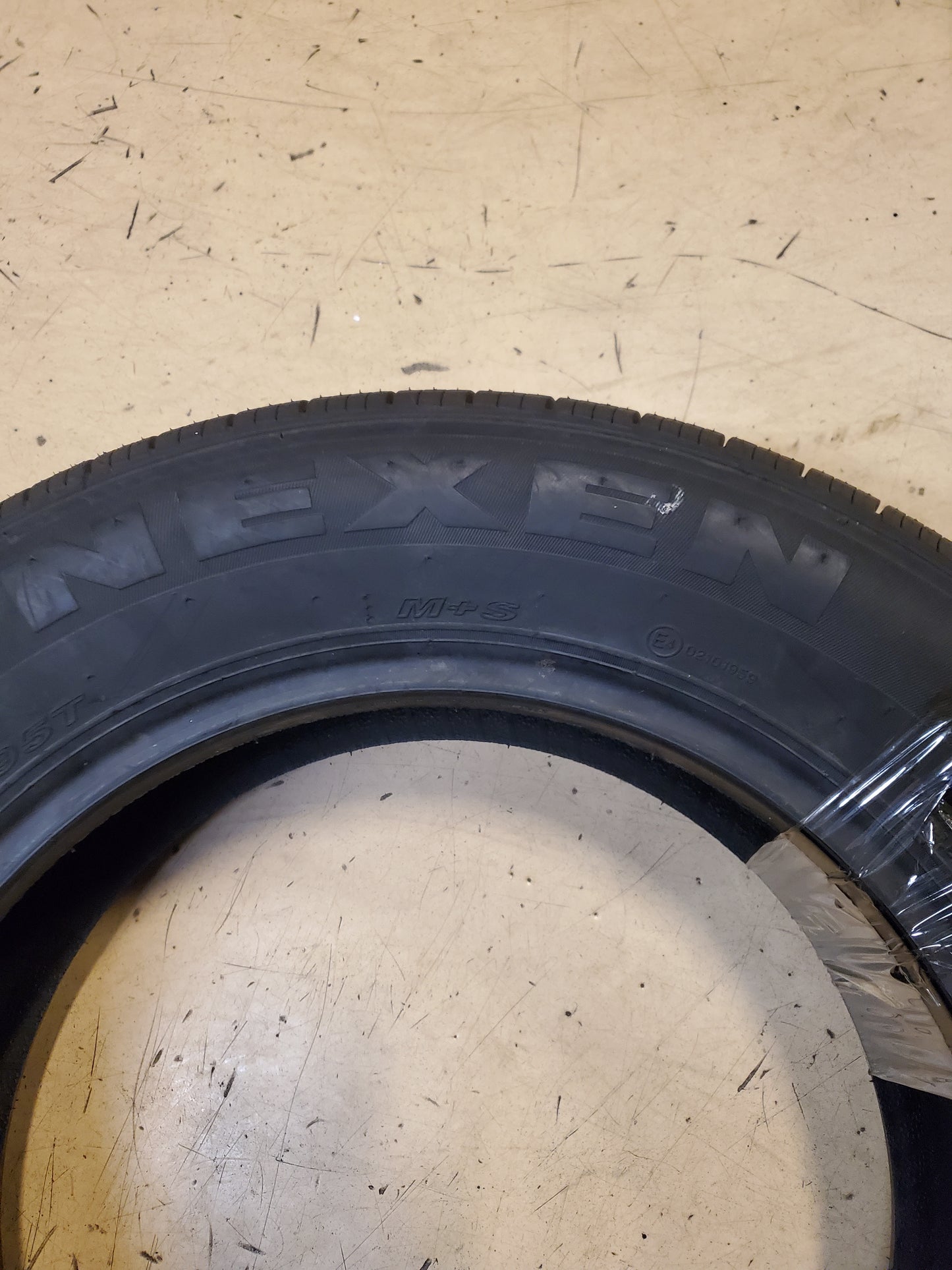 NEXEN N PRIZ AH5 BSW P 215 60 16 95T ALL SEASON TIRE 15147NXK
