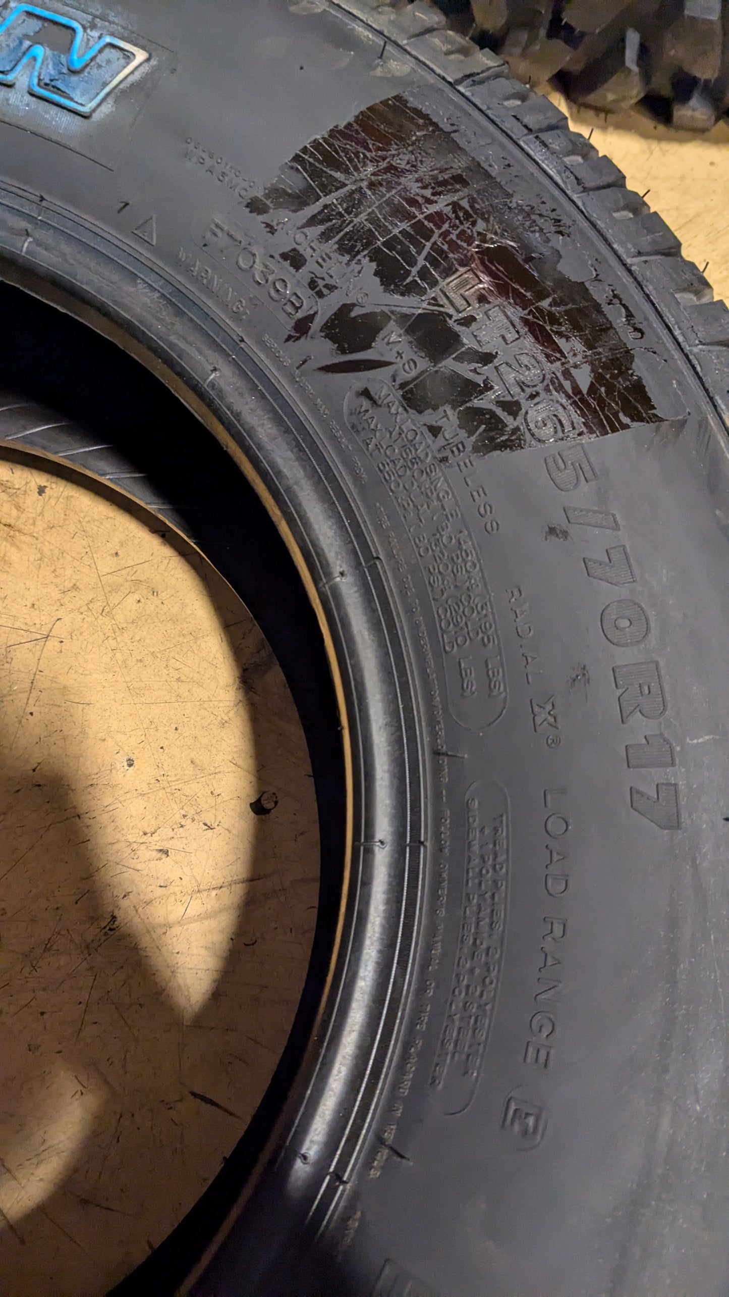 MICHELIN LTX A/T 2 DT1 OWL LT 265 70 17 121/118R 10PLY ALL TERRAIN TIRE 69422