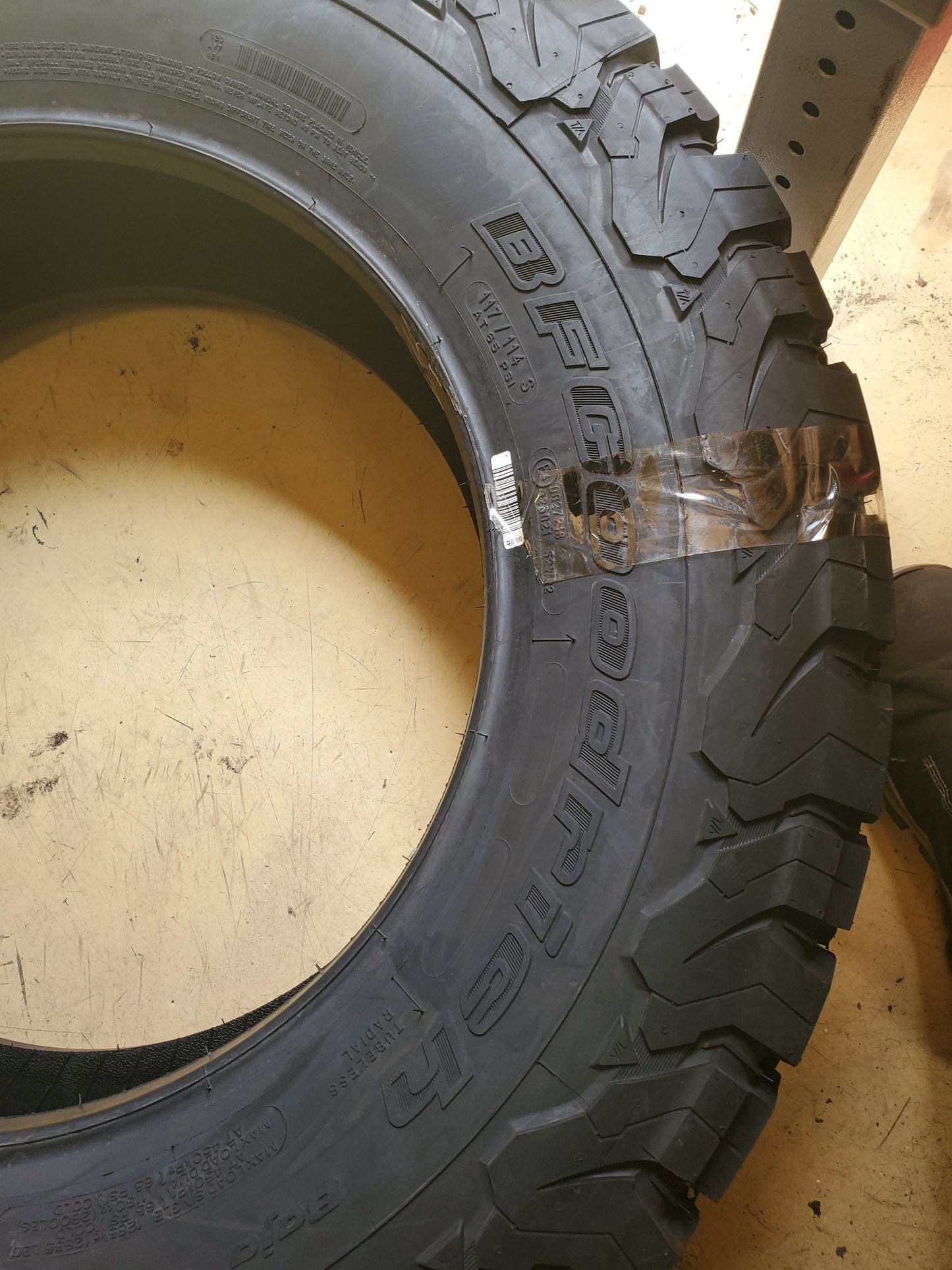 BFGOODRICH ALL-TERRAIN T/A KO2 BSW LT 255 70 18 117/114S 8PLY TIRE 70539