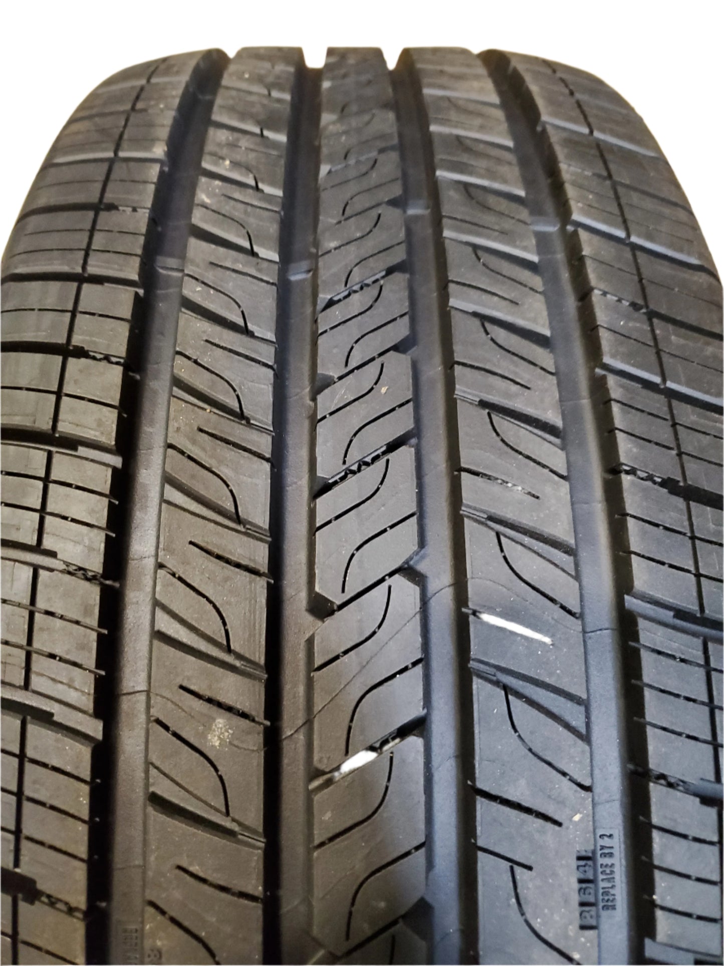 GOODYEAR ASSURANCE COMFORTDRIVE P 235 55 17 99H ALL SEASON TIRE 413319582