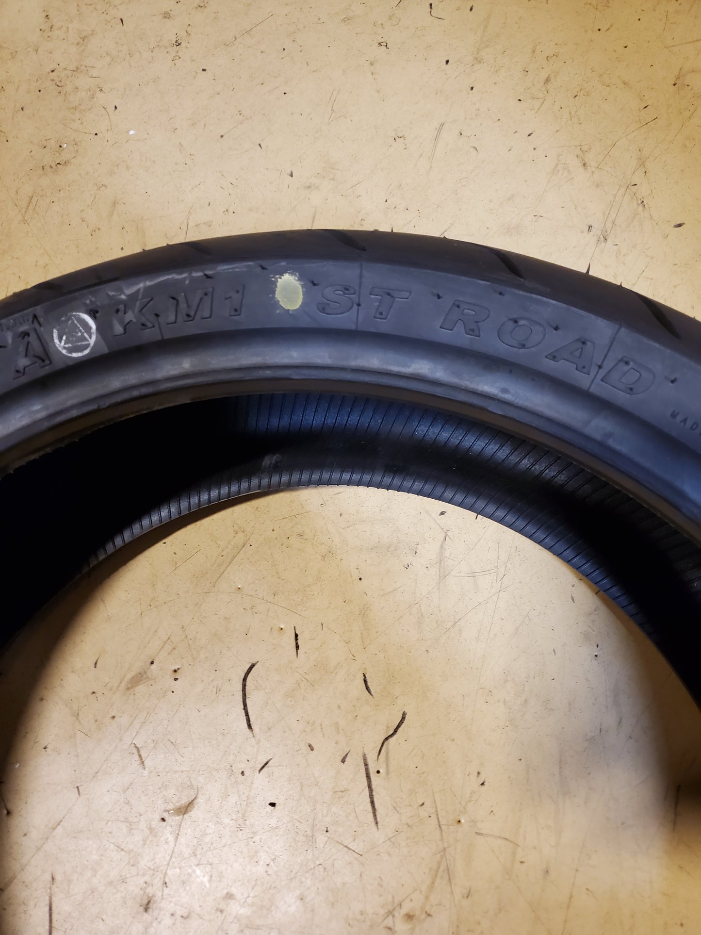 KENDA KM1 ST ROAD BSW 190 50 17 73W REAR MOTORCYCLE TIRE 040015017B1