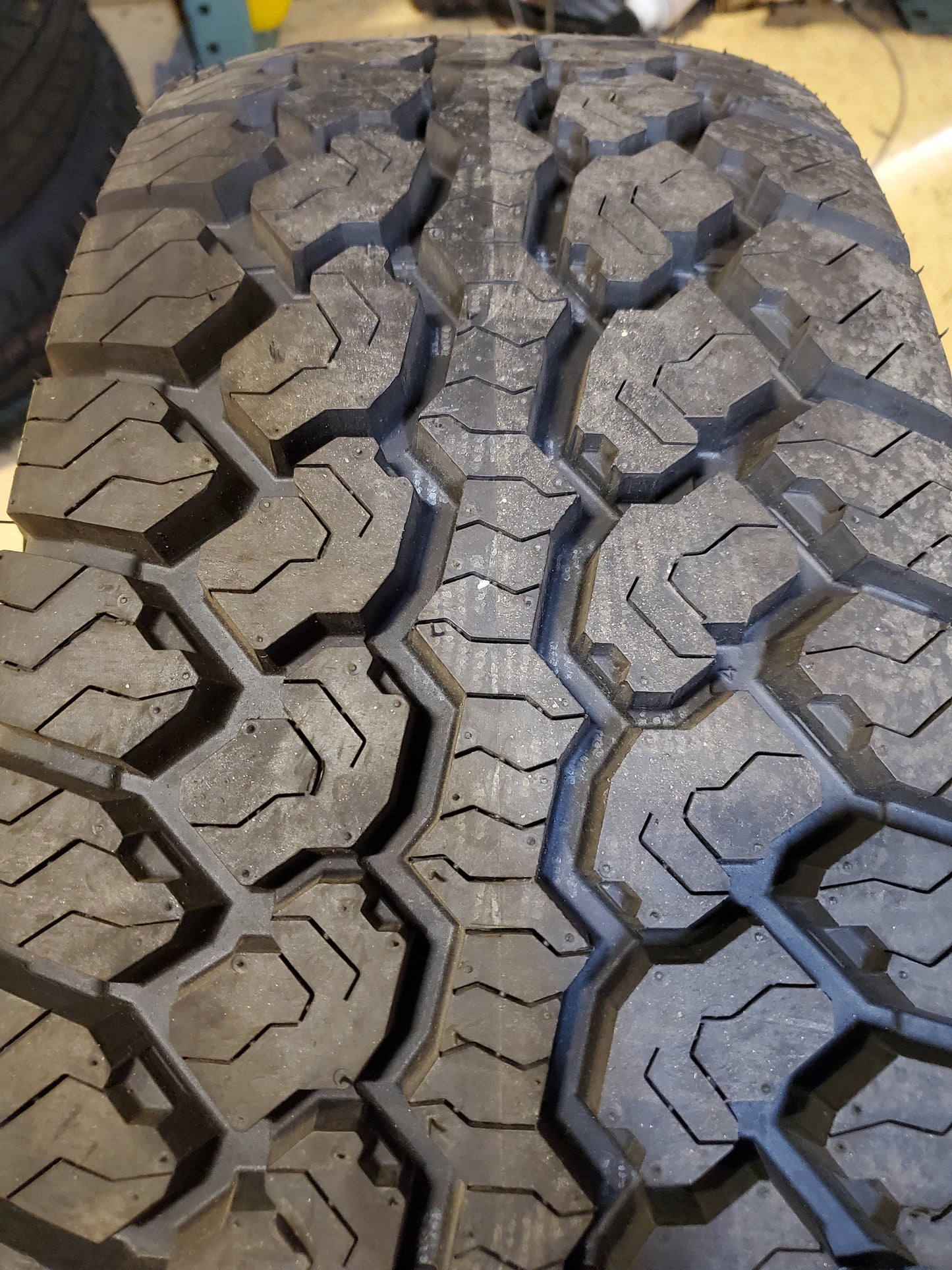 NOS MASTERCRAFT WILDCAT A/T 2 OWL LT 265 70 17 121/118R 10PLY TIRE N95997199