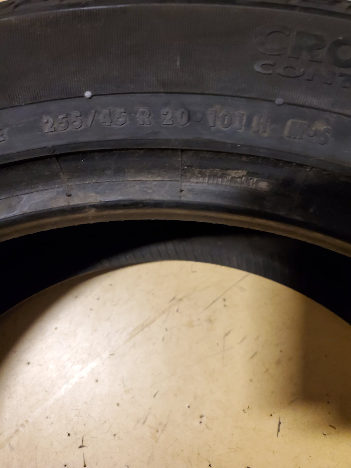 USED OS CONTINENTAL CROSS CONTACT LX SPORT AO P 255 45 20 101H TIRE 15498490000