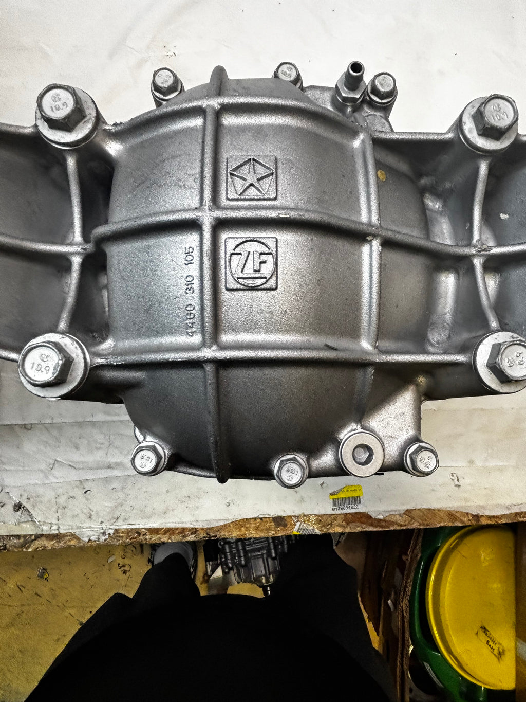 GENUINE MOPAR REAR AXLE DIFFERENTIAL 2014-2024 JEEP 68378937AB