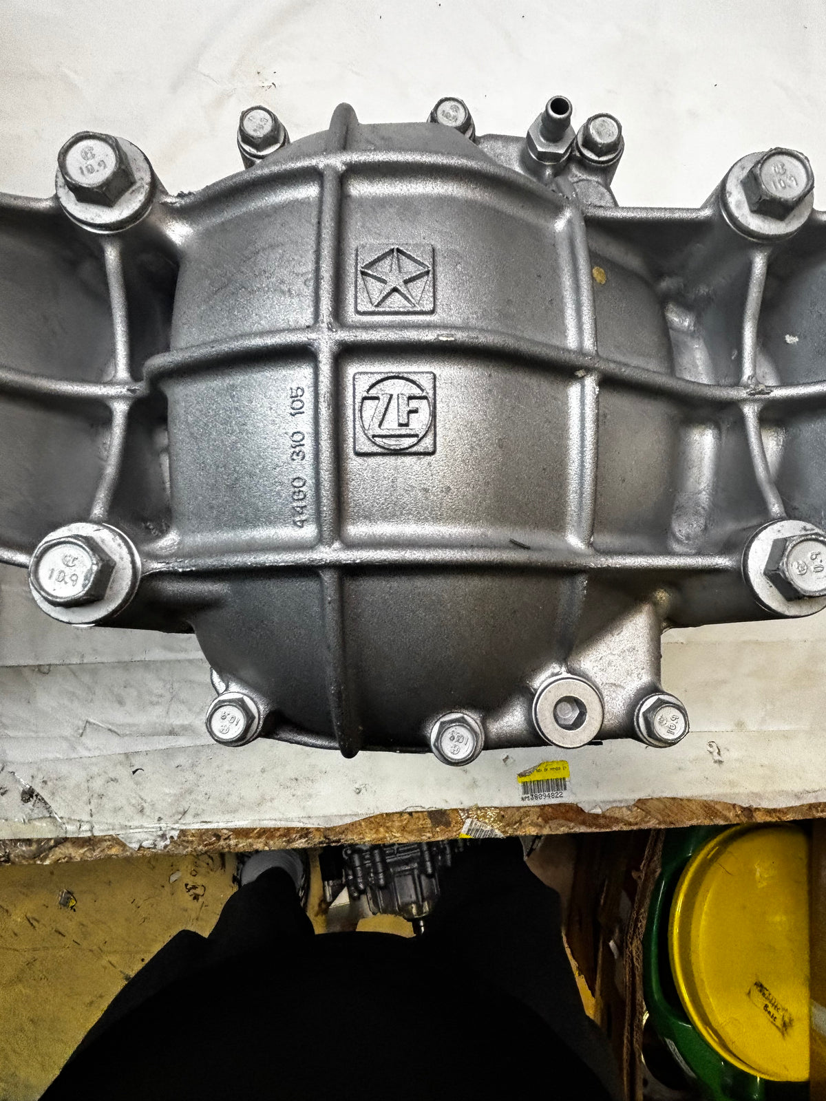 GENUINE MOPAR REAR AXLE DIFFERENTIAL 2014-2024 JEEP 68378937AB